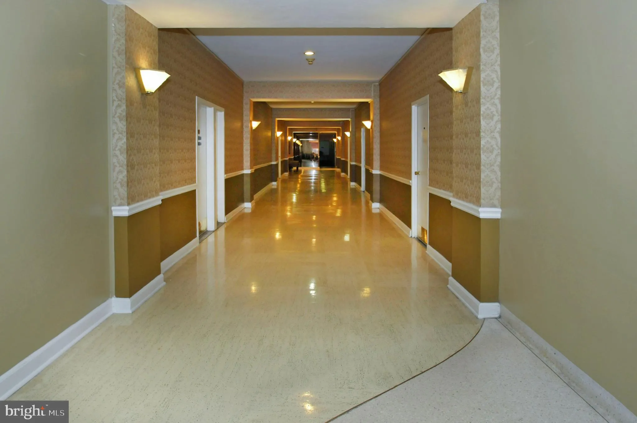 Elkins Park, Pennsylvania 19027, United States, 2 Bedrooms Bedrooms, ,2 BathroomsBathrooms,Residential,Pending,90571