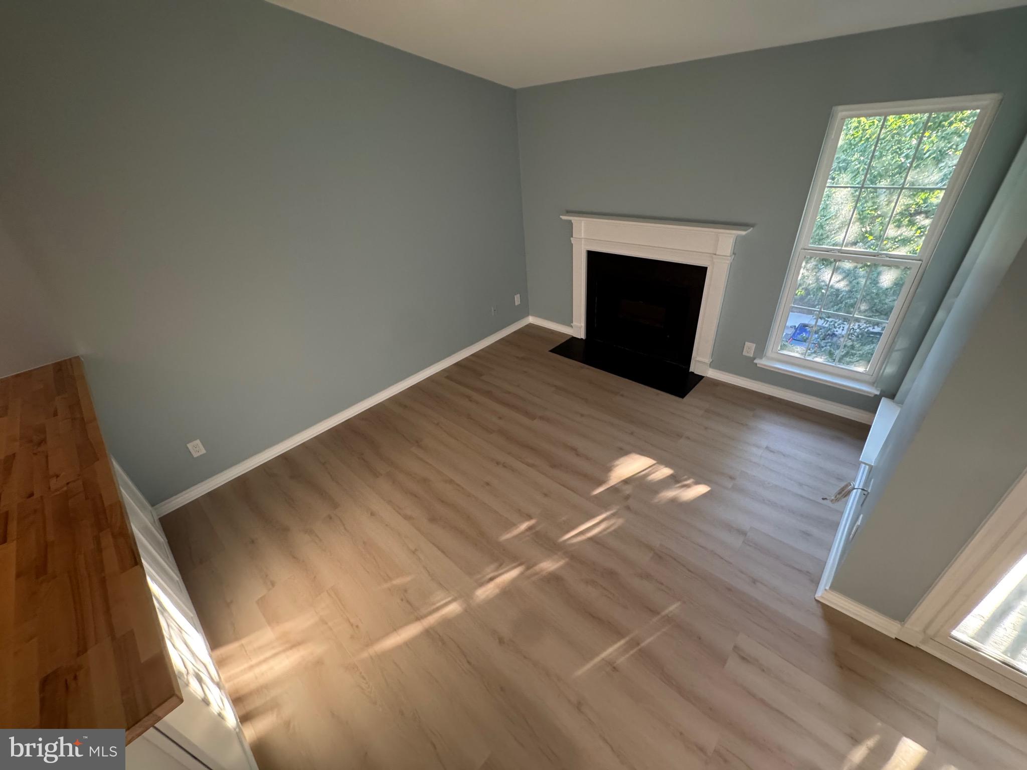 FOUNTAINS AT MCLEAN - Residential Lease