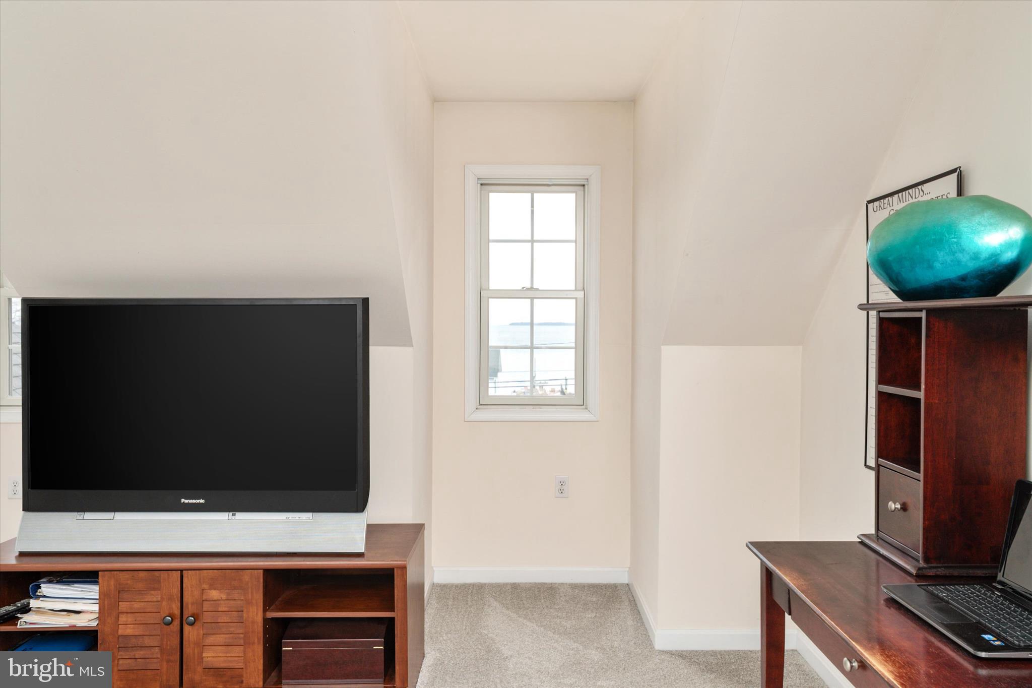 CHESTER RIVER BEACH - Residential