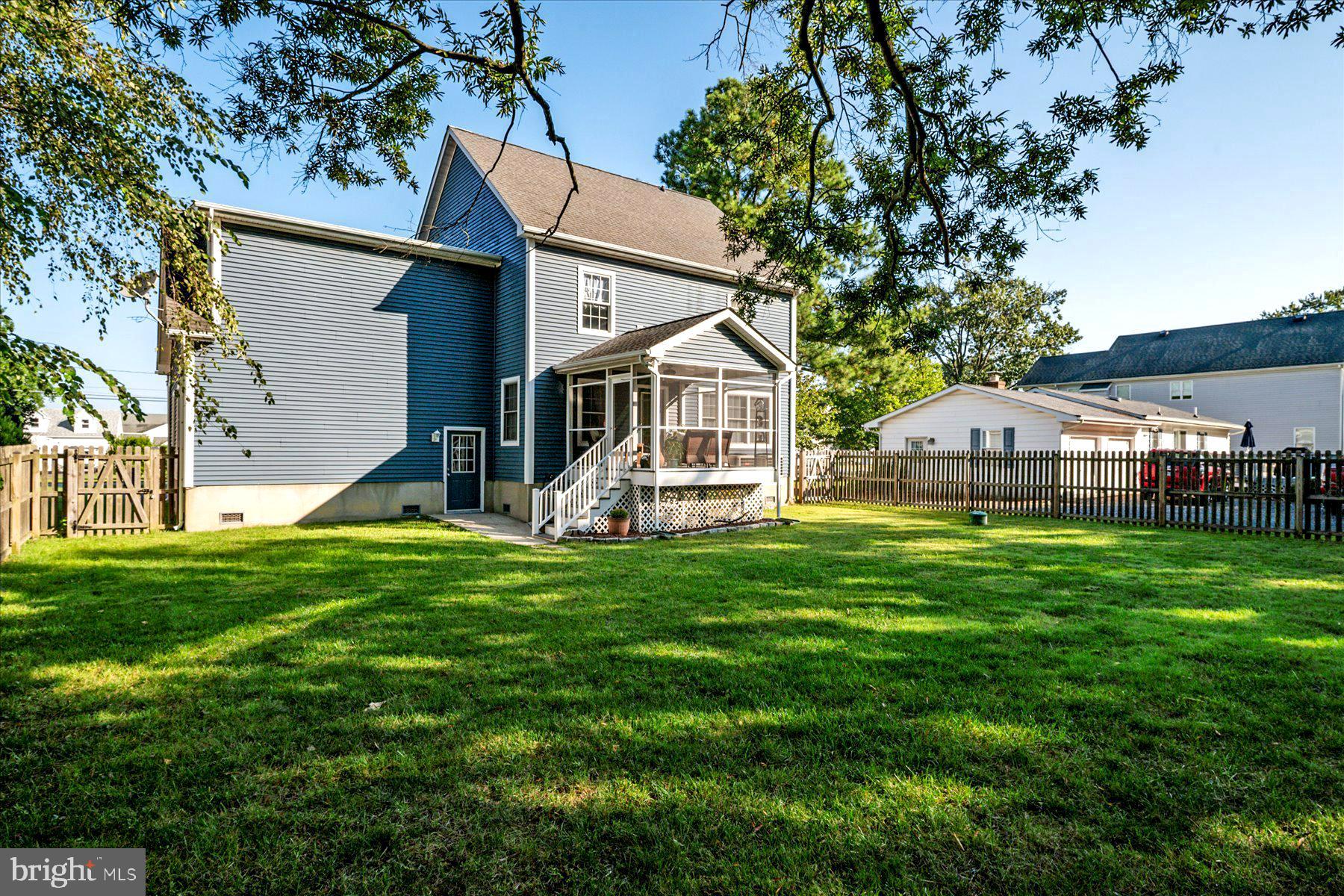 CHESTER RIVER BEACH - Residential