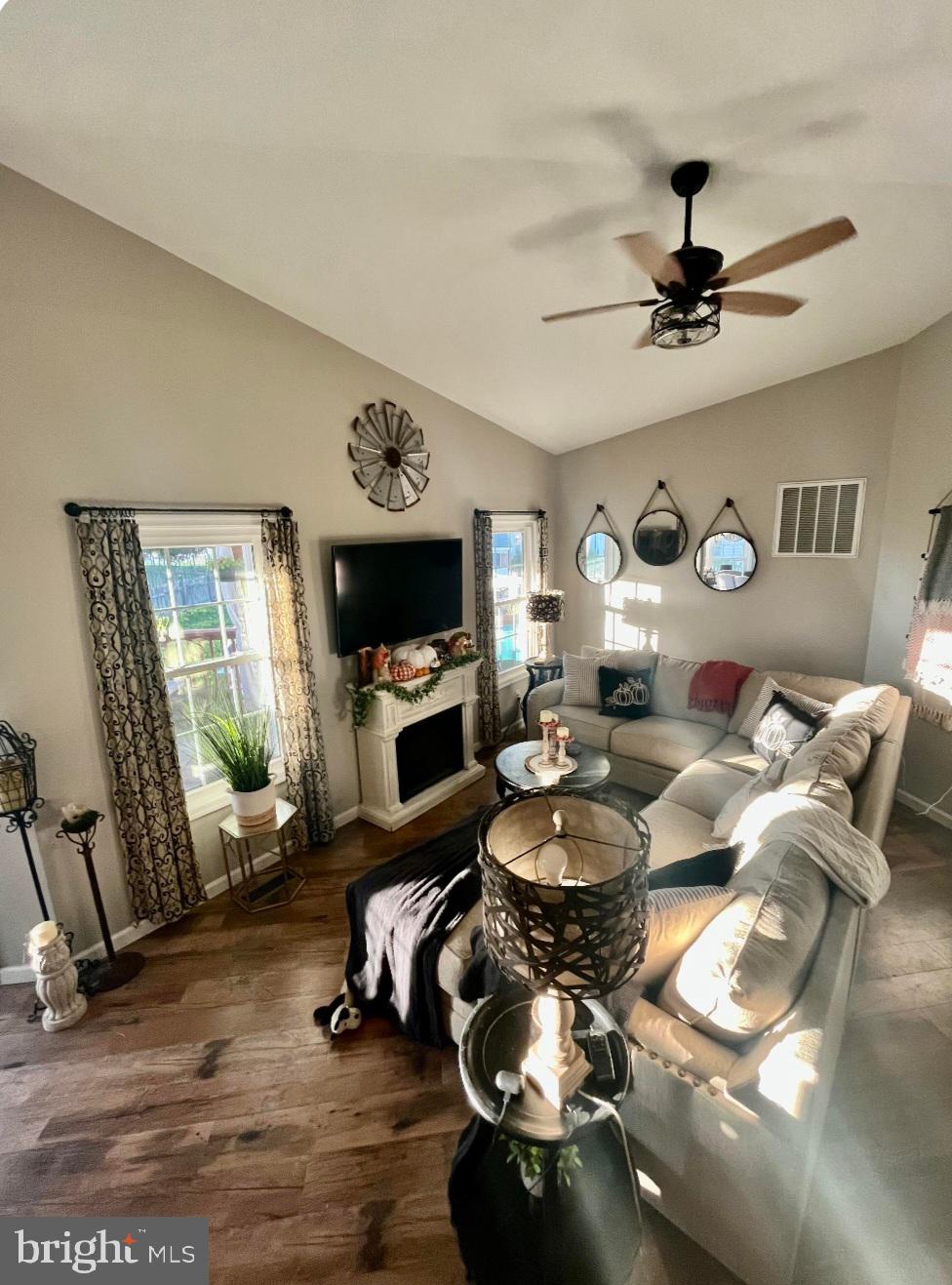 SPRING HILL - Residential