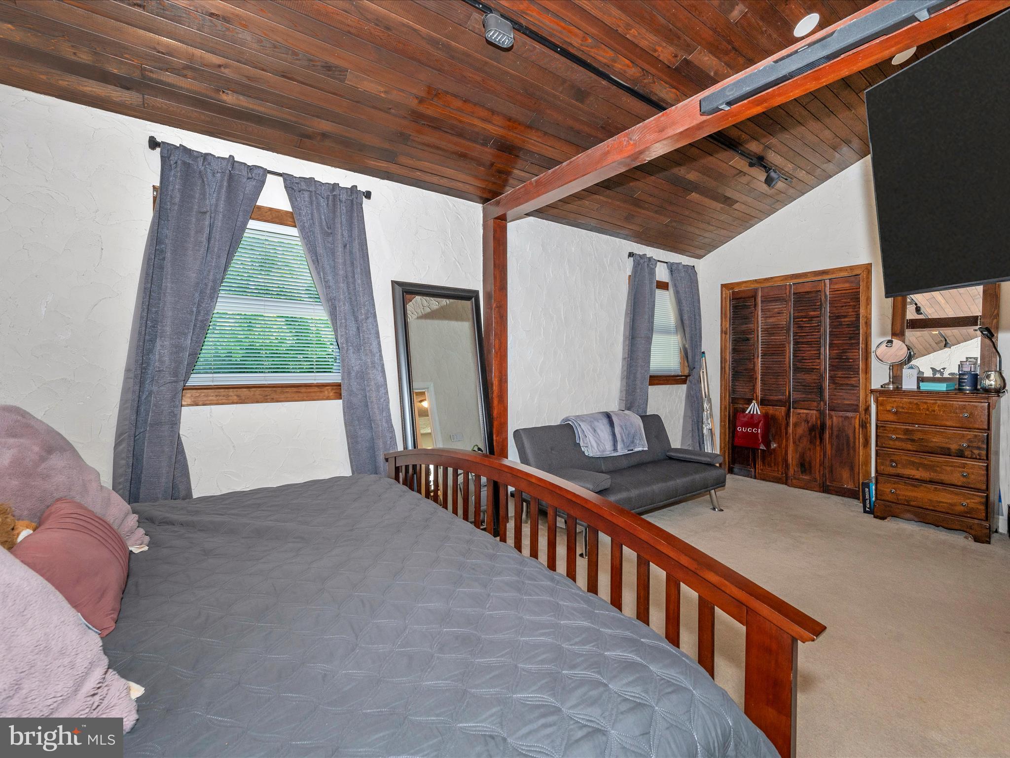 ROCKLAND - Residential