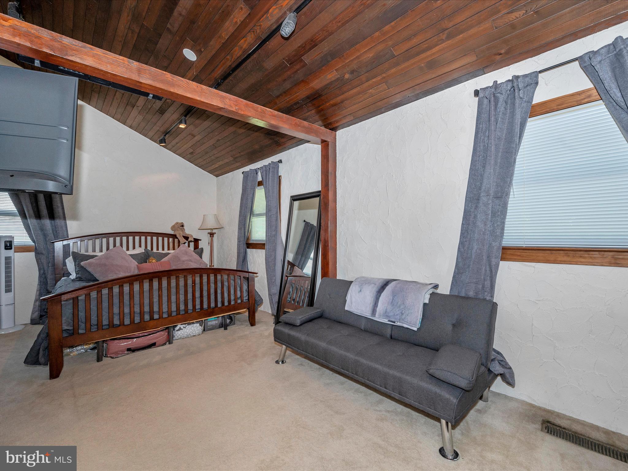 ROCKLAND - Residential