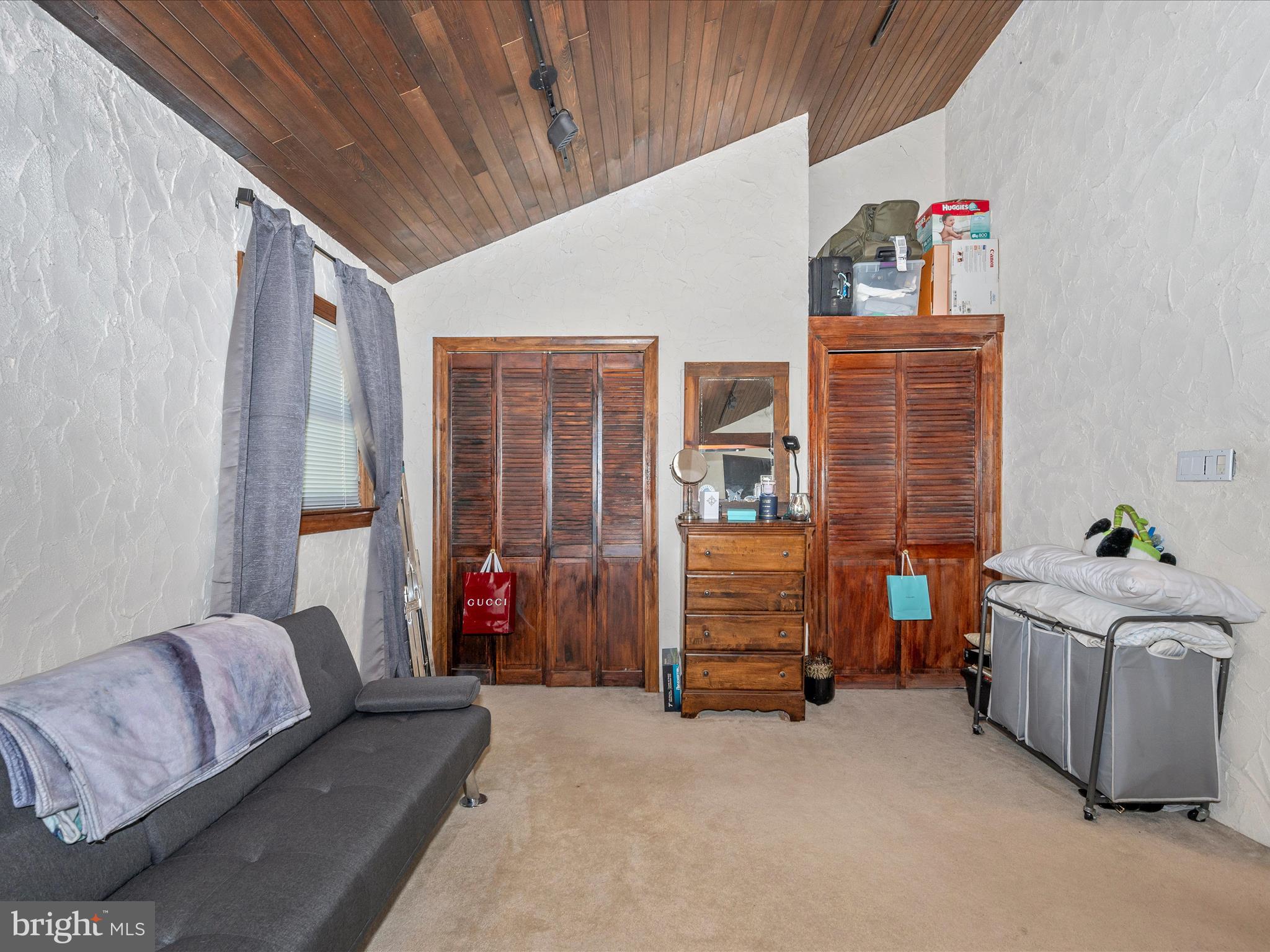 ROCKLAND - Residential