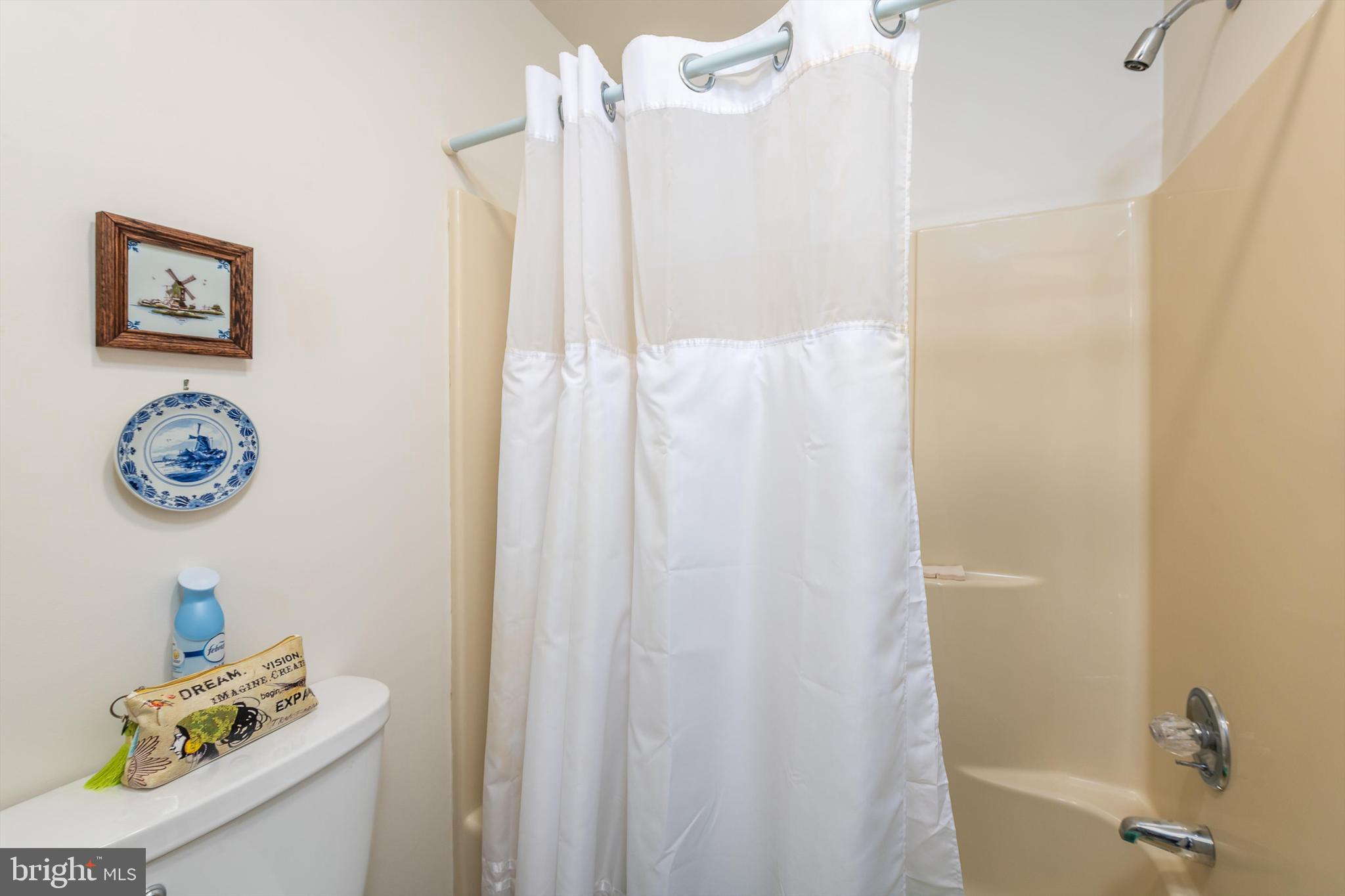 CHRISTINA'S WORLD II - Residential