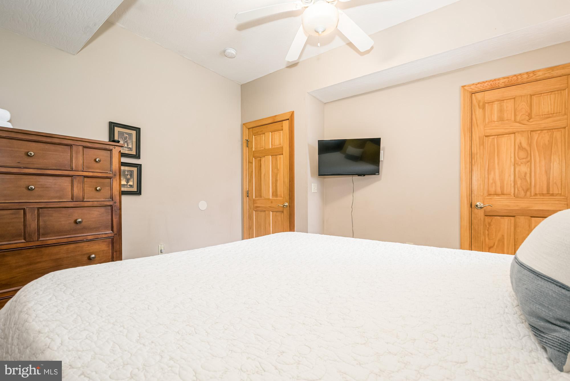 WATERFRONT GREENS - Residential