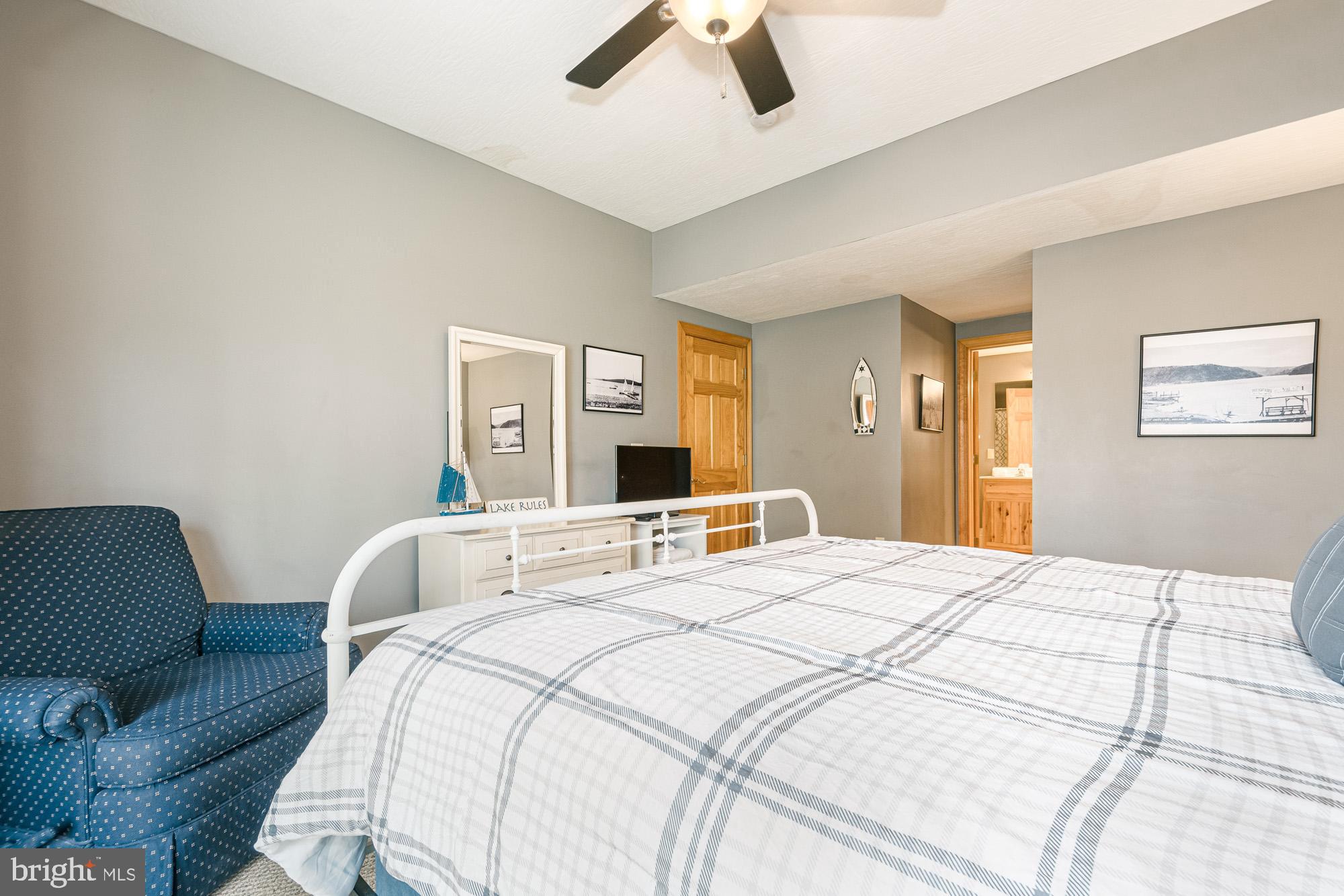 WATERFRONT GREENS - Residential