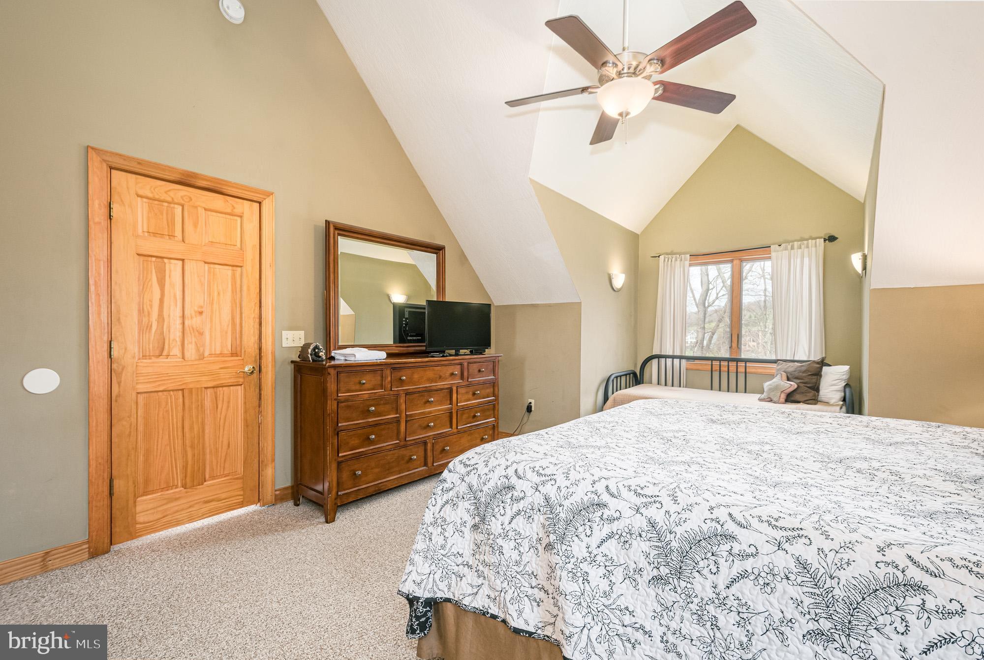 WATERFRONT GREENS - Residential