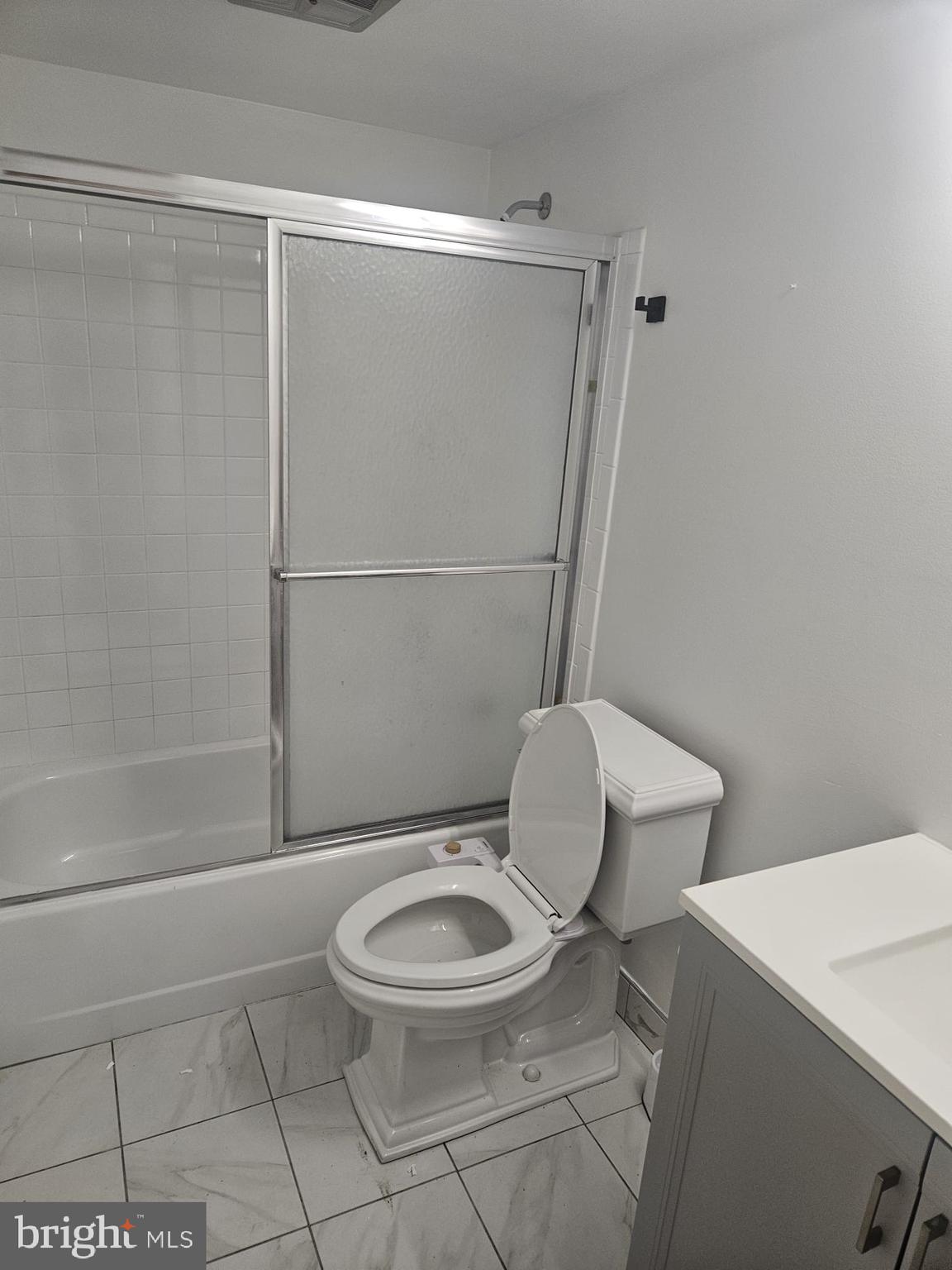 QUINCE ORCHARD KNOLLS - Residential Lease