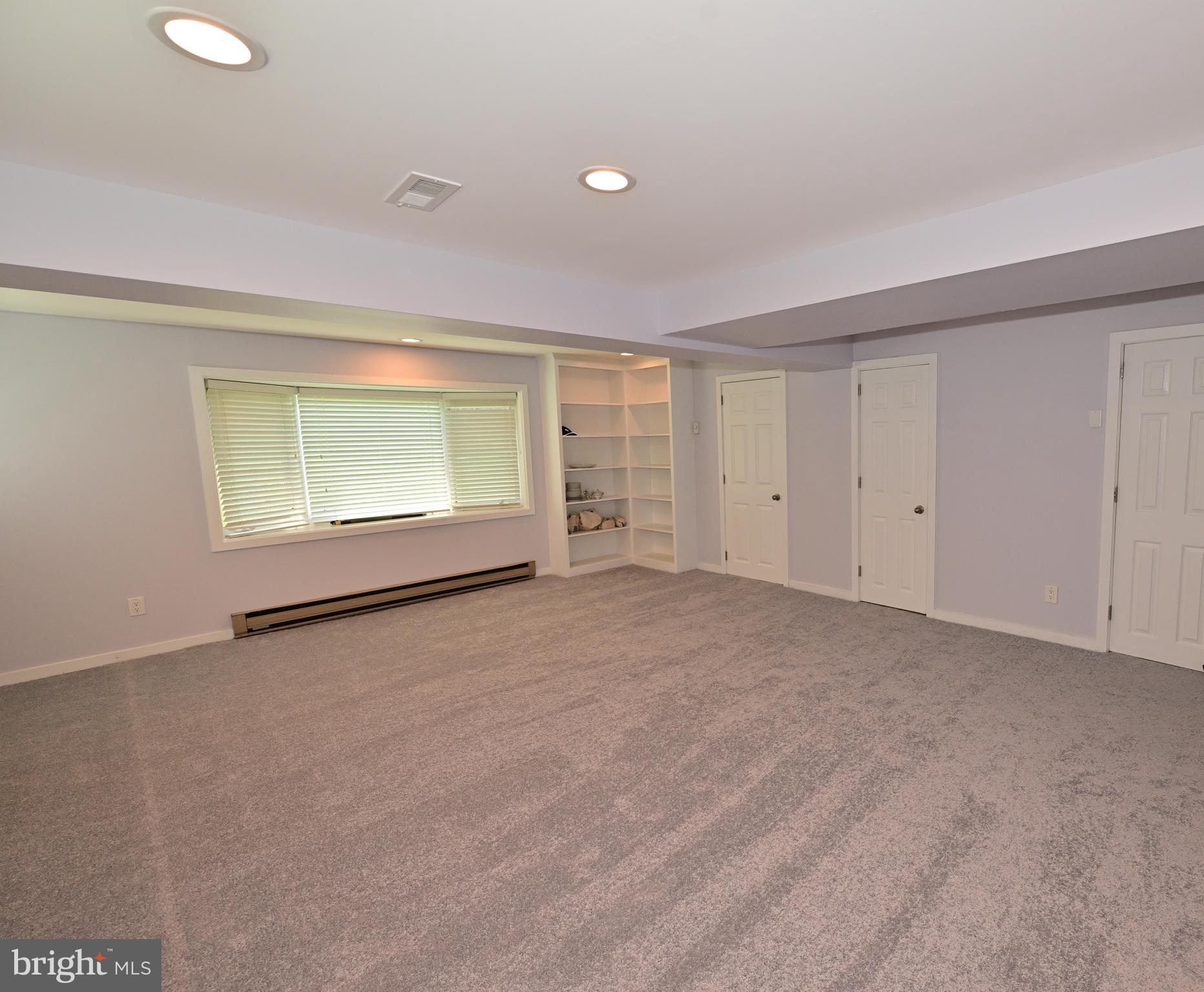 TWICKENHAM VILLAGE - Residential