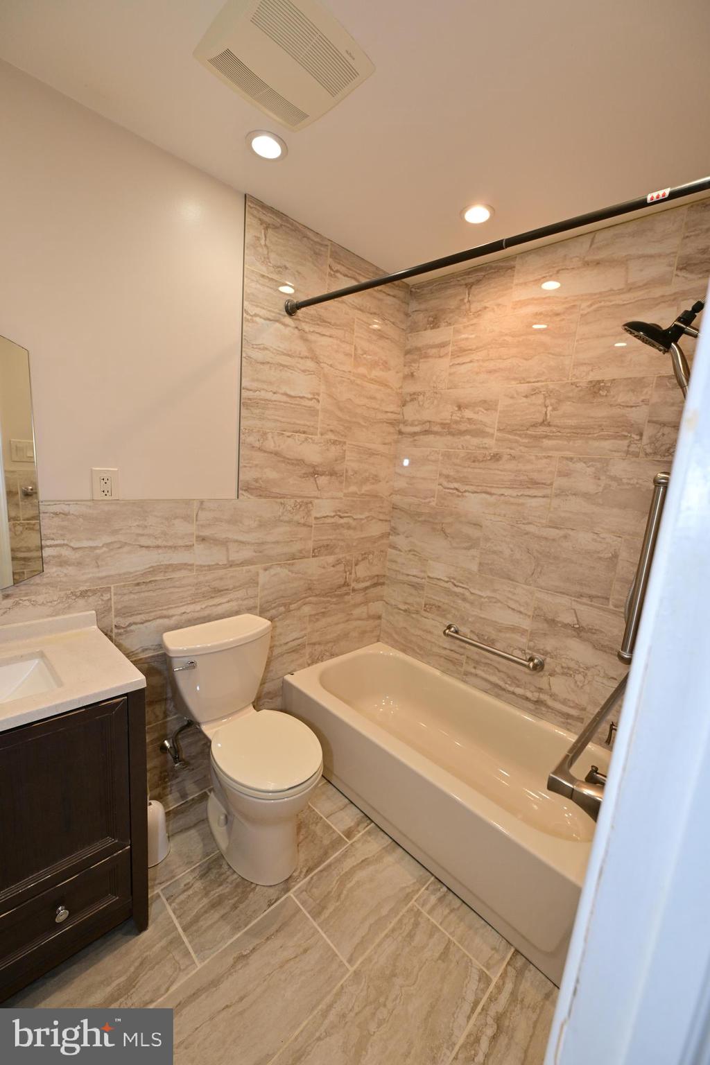 TWICKENHAM VILLAGE - Residential