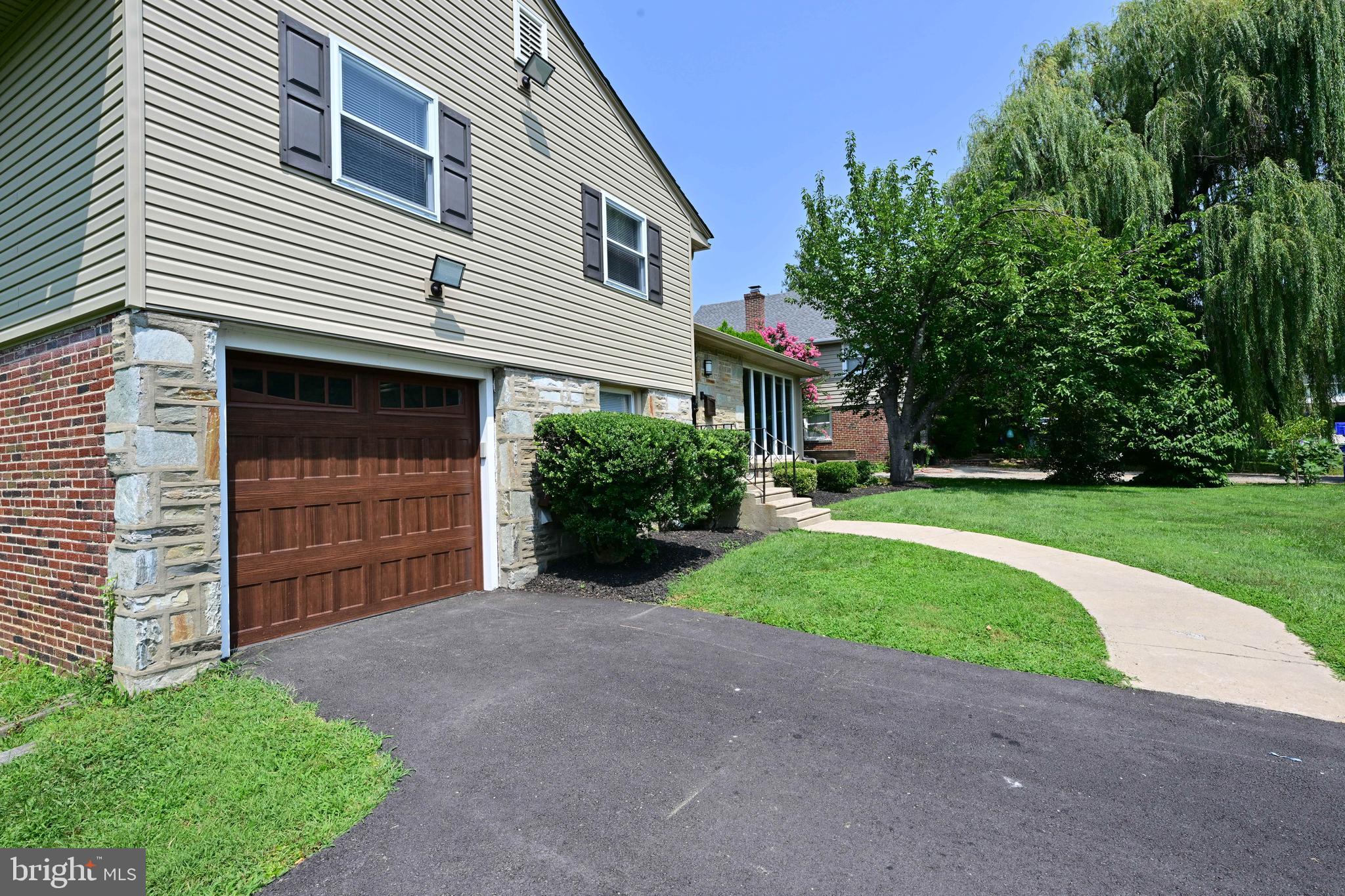 TWICKENHAM VILLAGE - Residential