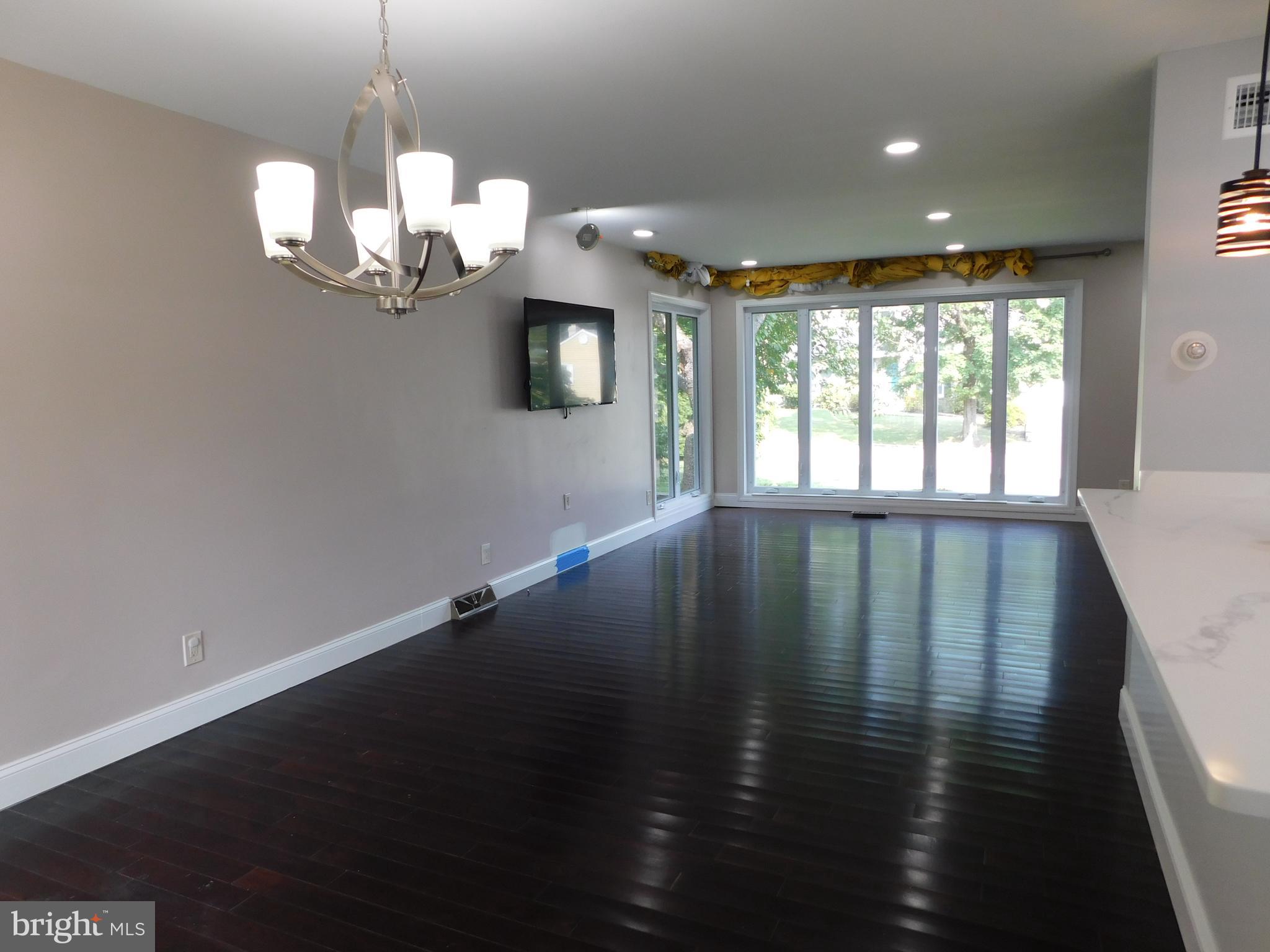 TWICKENHAM VILLAGE - Residential