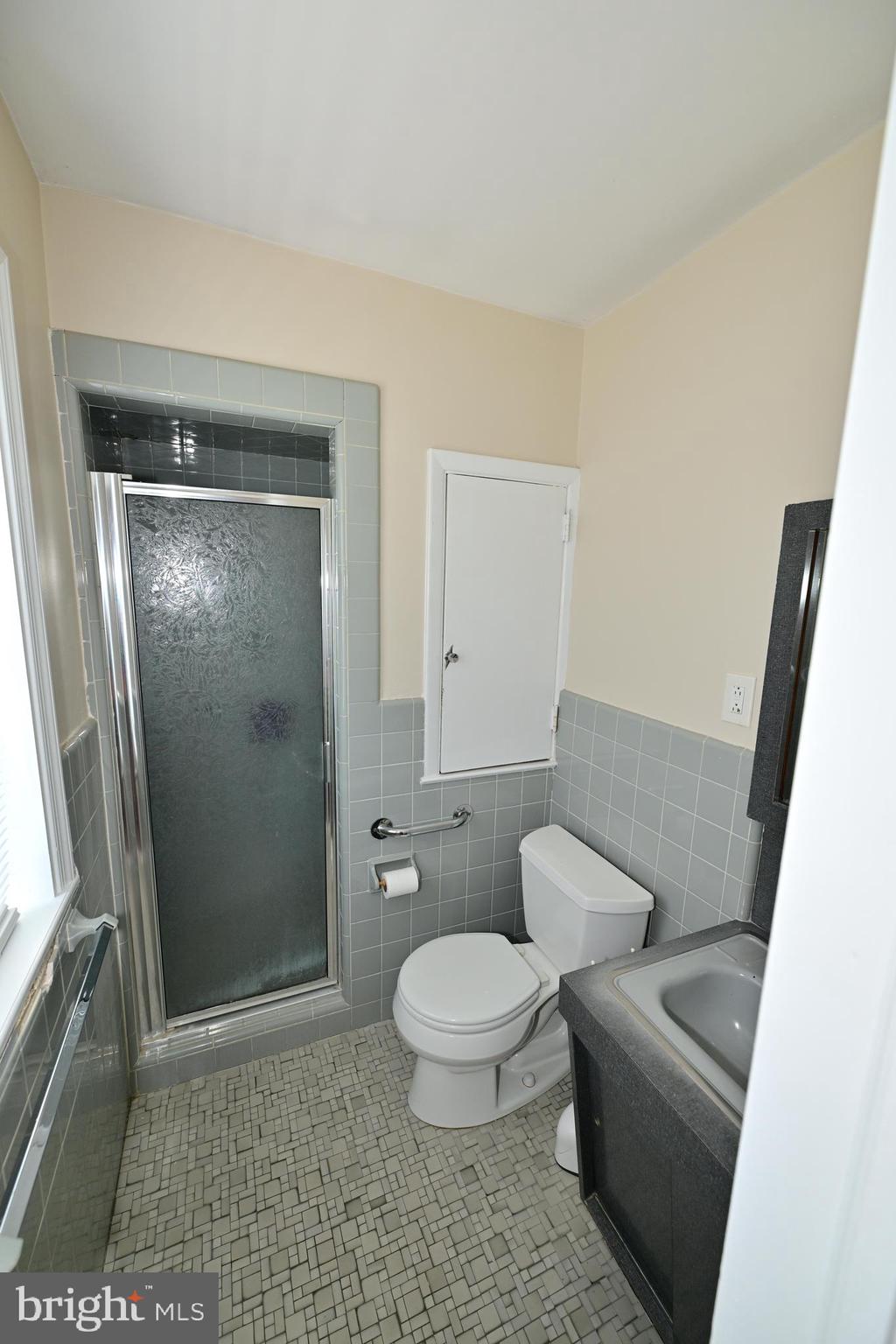 TWICKENHAM VILLAGE - Residential