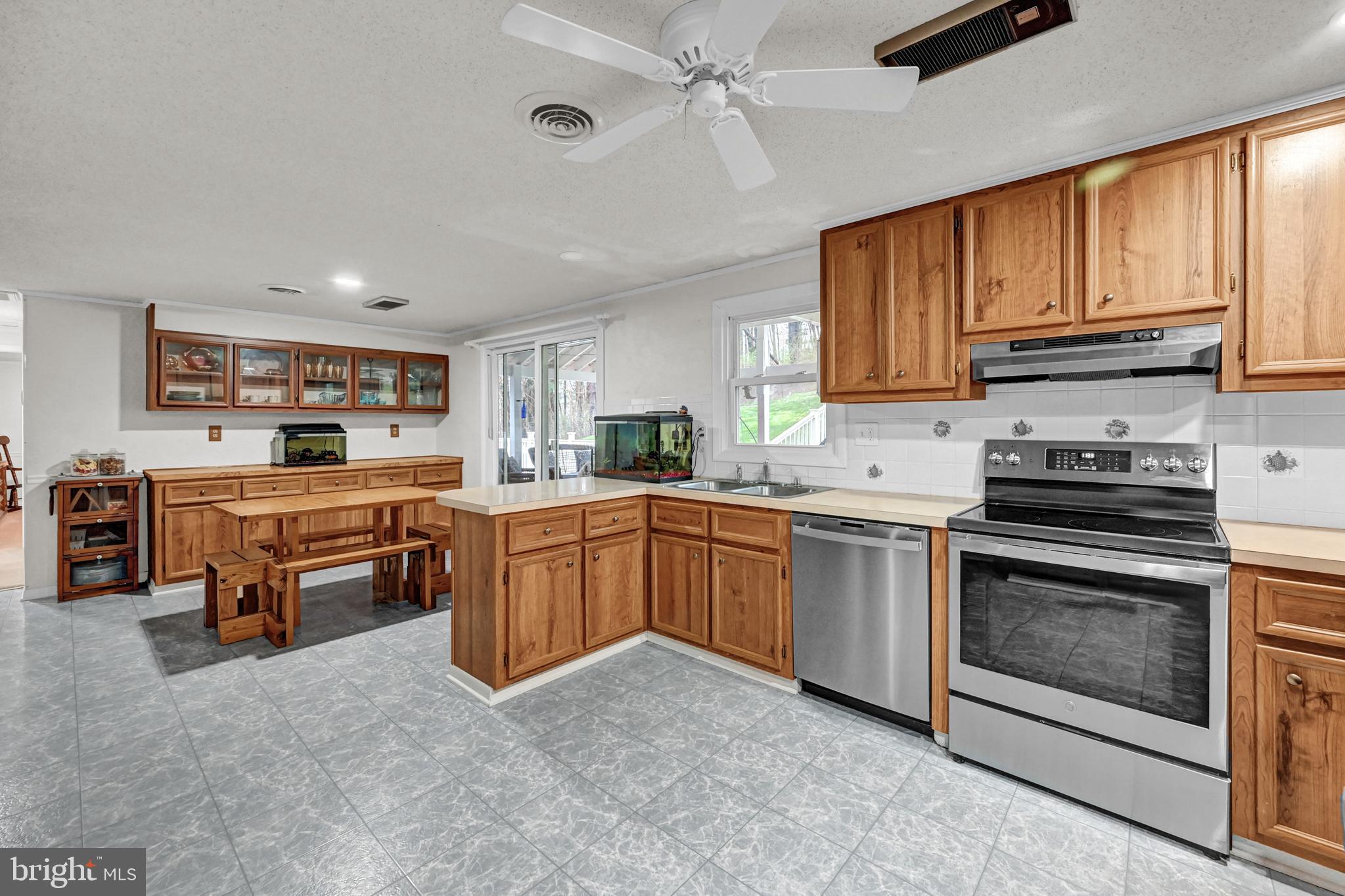 MYERSVILLE - Residential