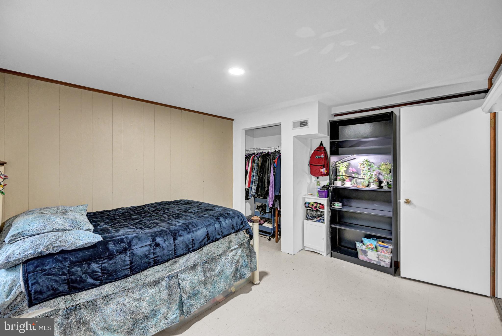 MYERSVILLE - Residential