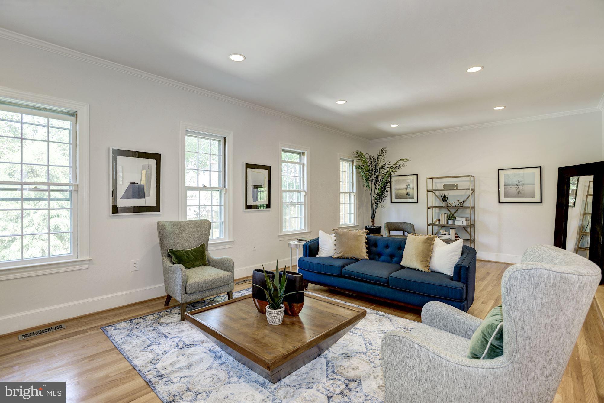 LYNNBROOK - Residential