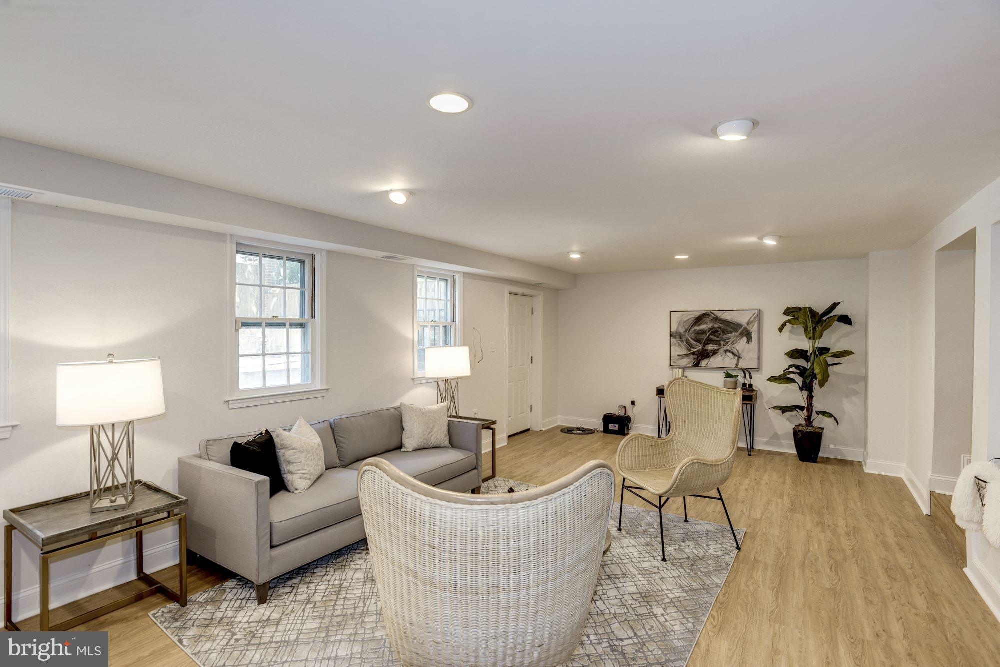 LYNNBROOK - Residential