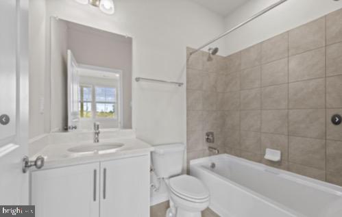 RENN QUARTER - Residential Lease