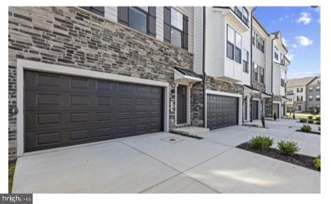 RENN QUARTER - Residential Lease