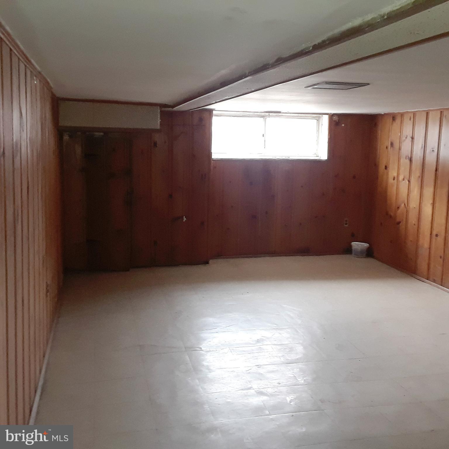 BROADWAY EAST - Residential