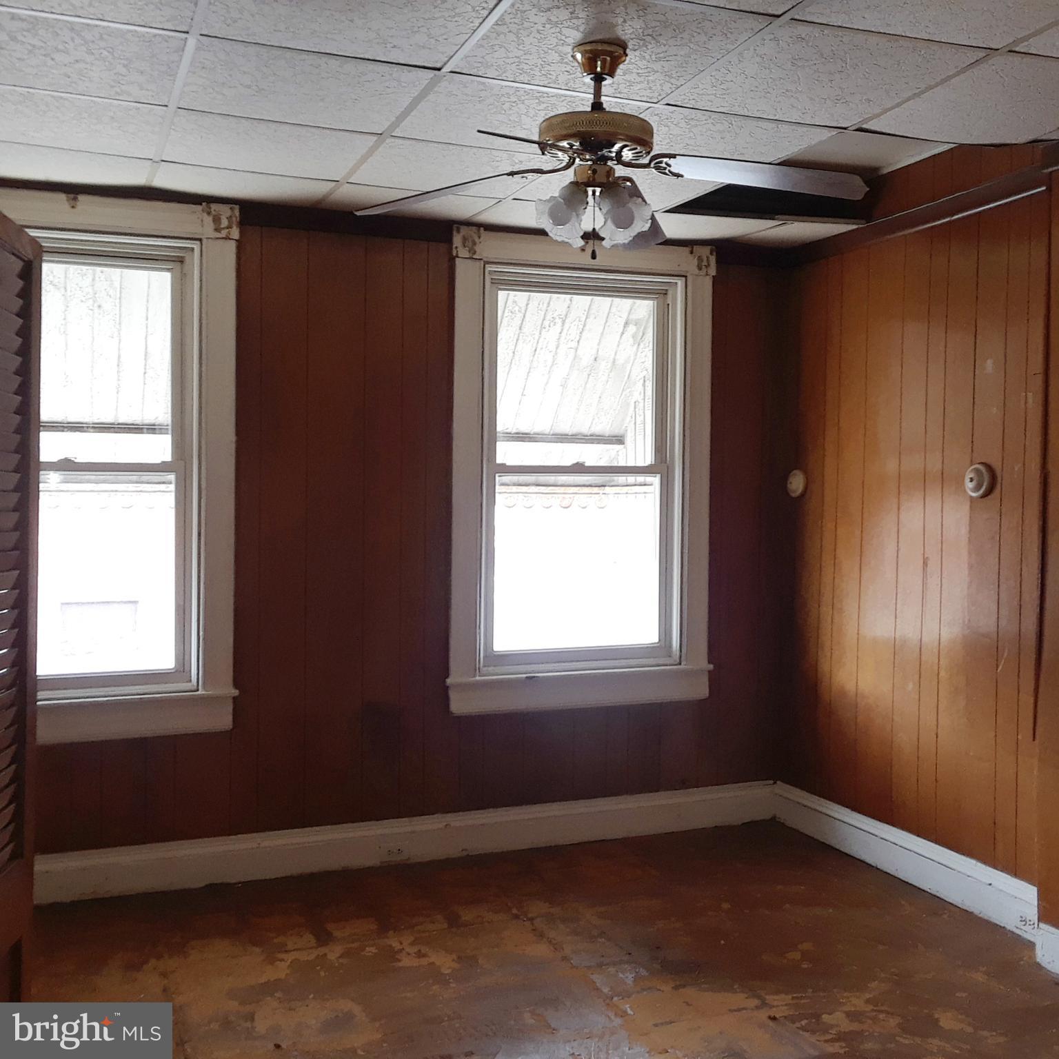 BROADWAY EAST - Residential