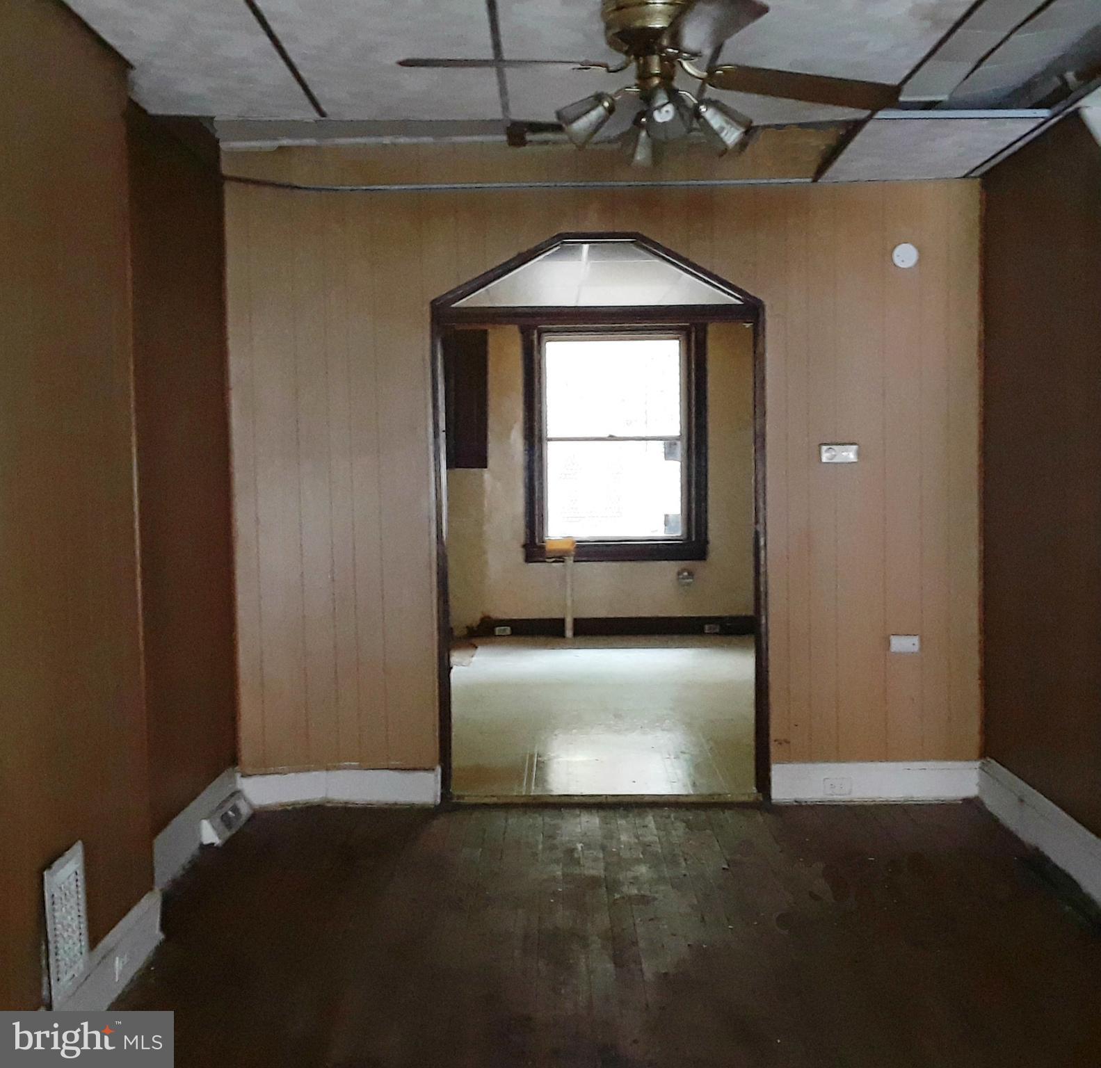 BROADWAY EAST - Residential