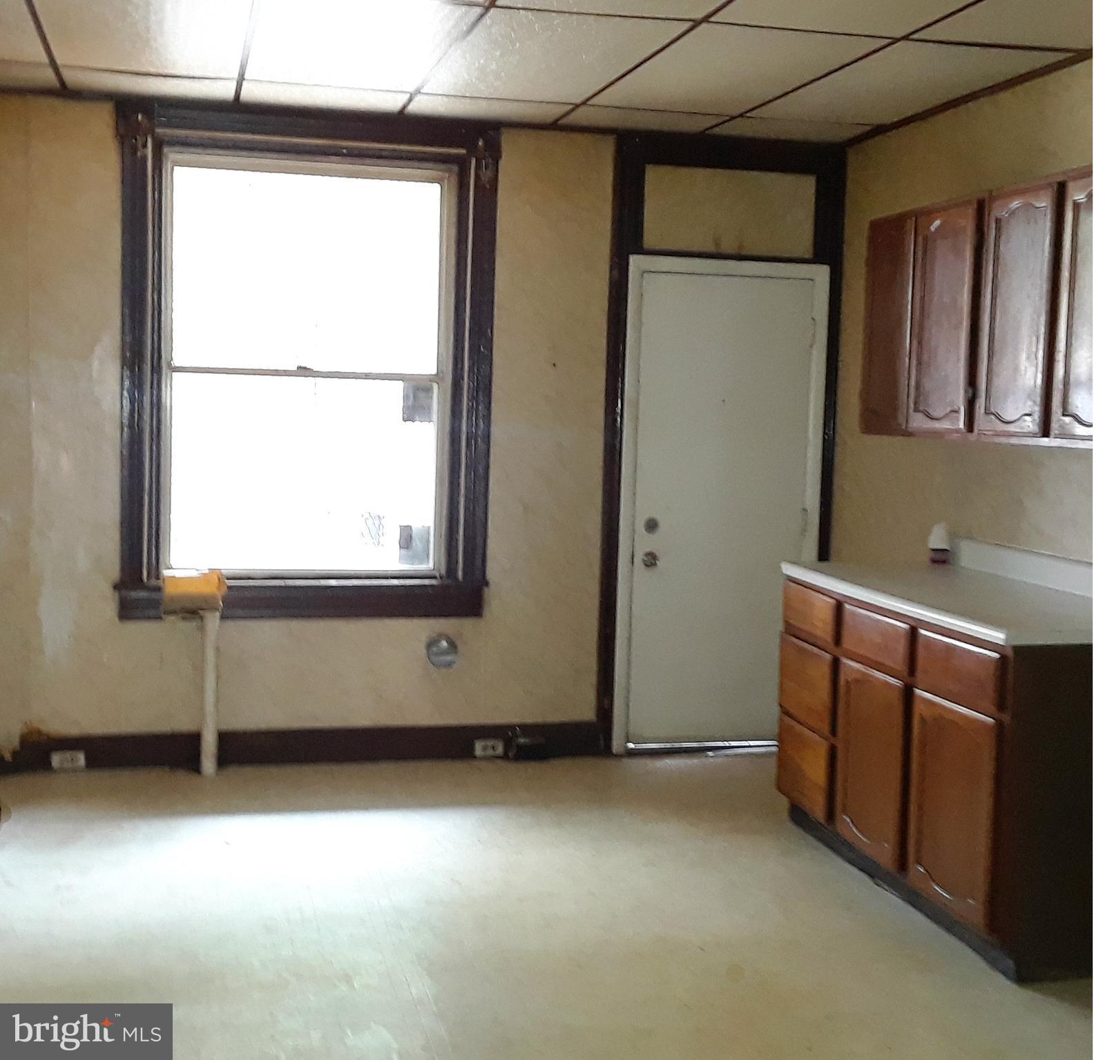 BROADWAY EAST - Residential