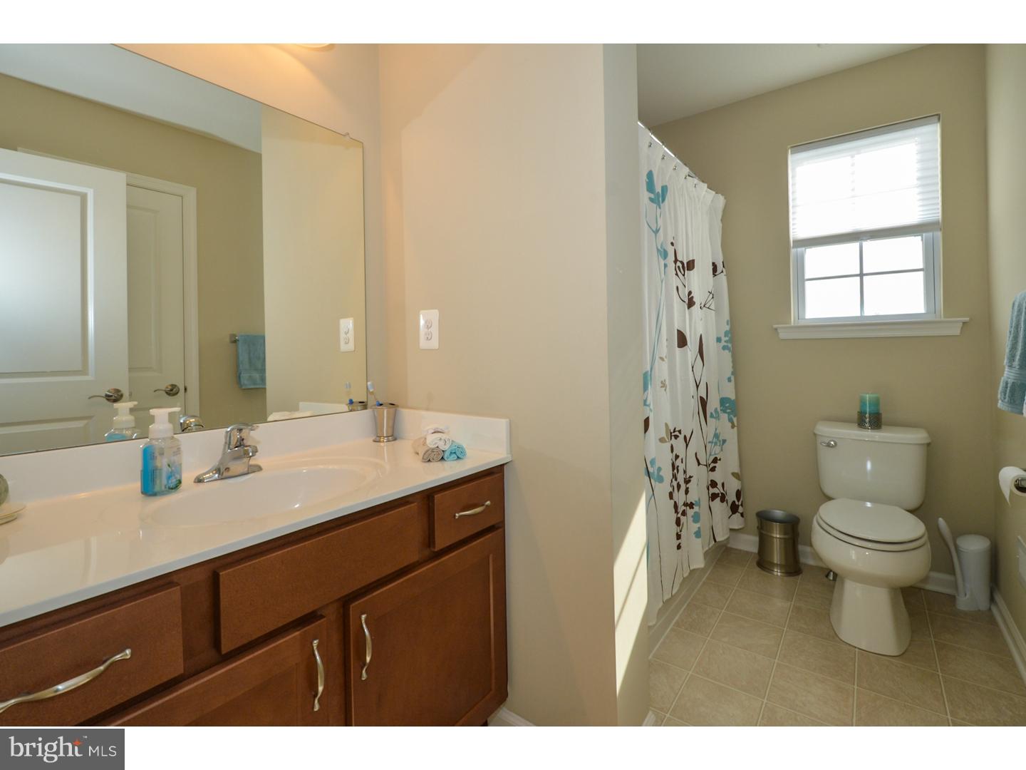 VILL AT COUNTRY VIEW - Residential