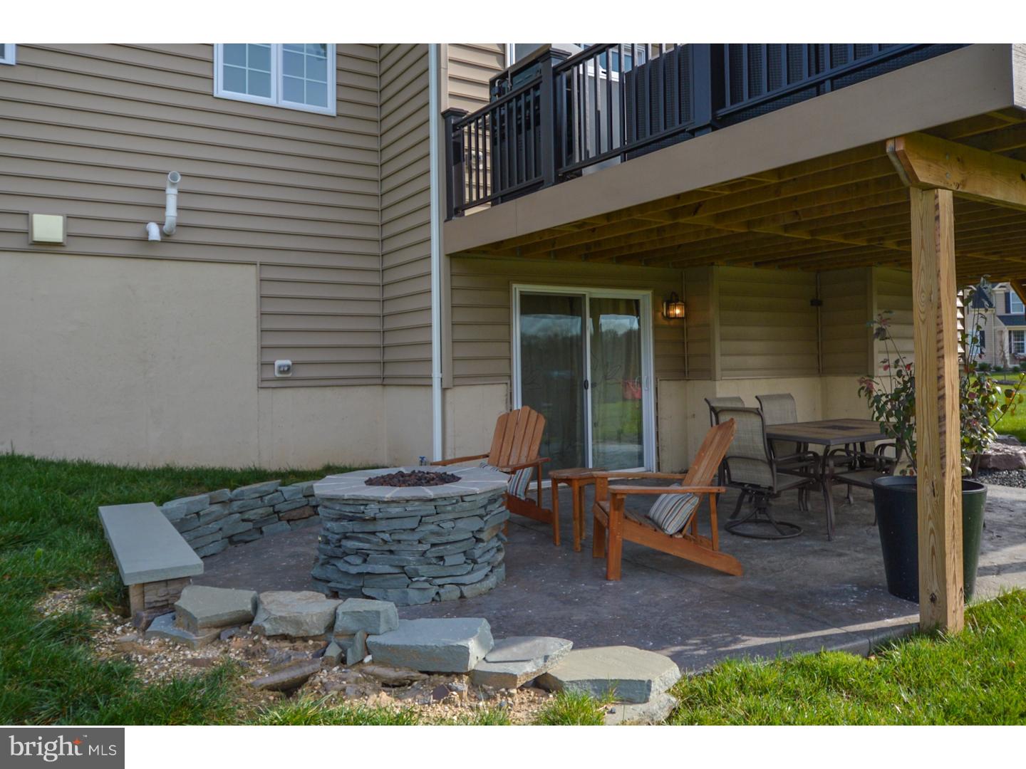 VILL AT COUNTRY VIEW - Residential