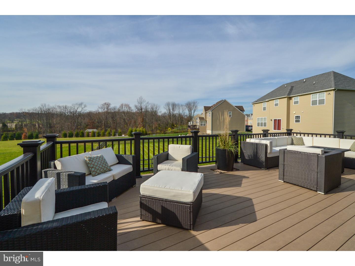 VILL AT COUNTRY VIEW - Residential