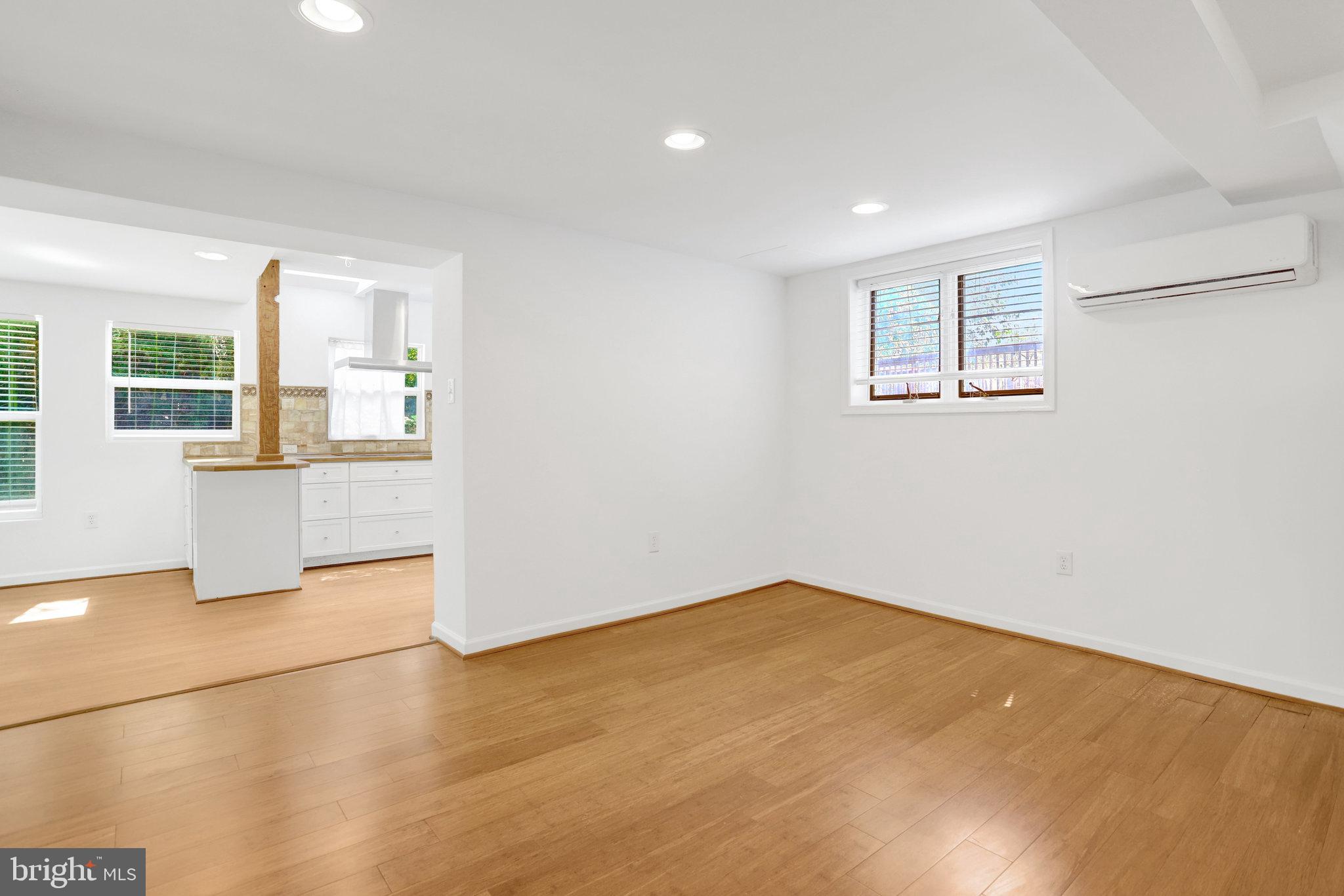 OAKCREST - Residential Lease