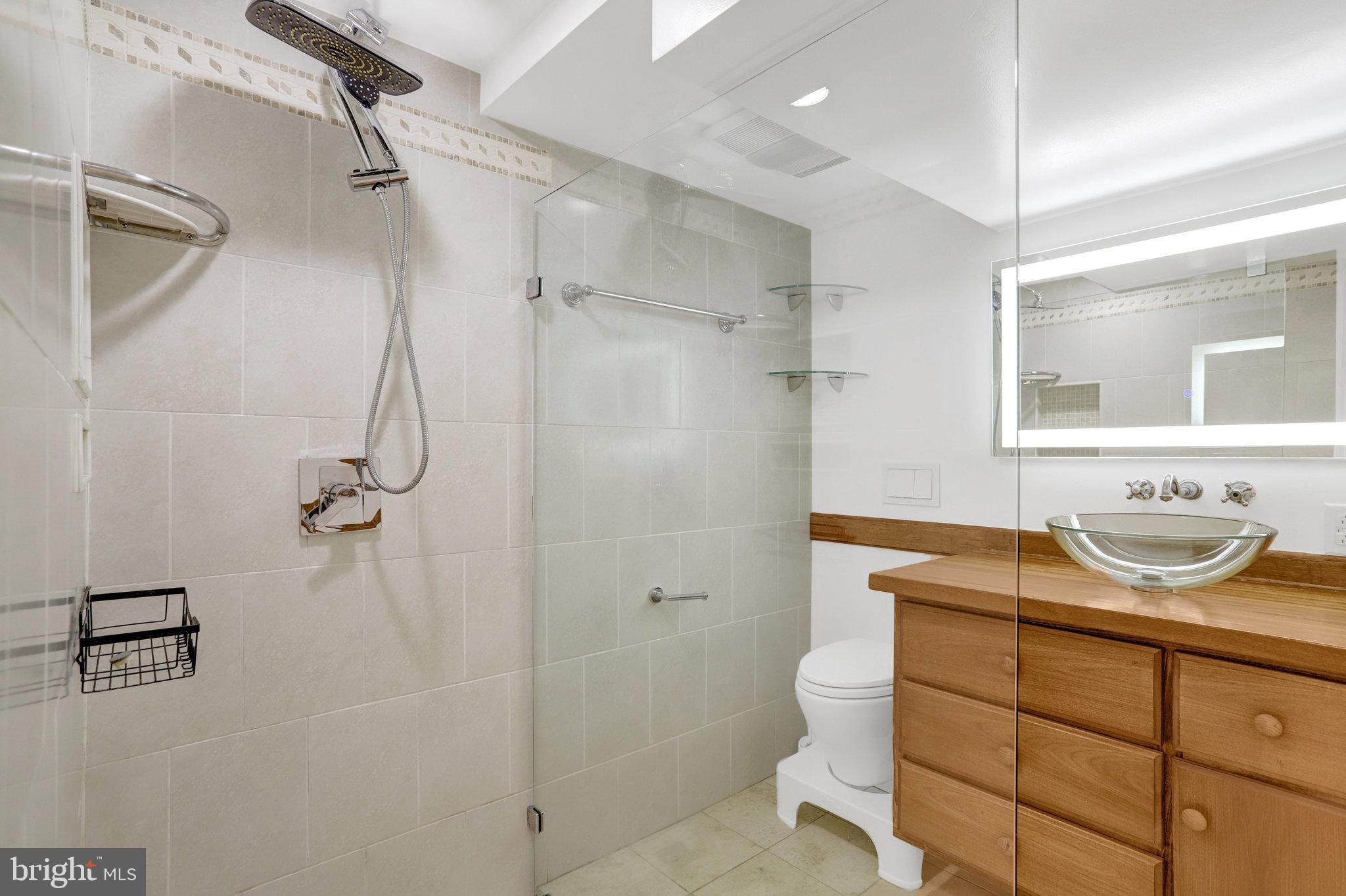 OAKCREST - Residential Lease