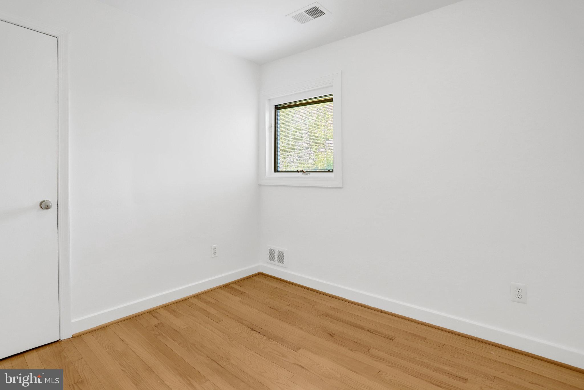 OAKCREST - Residential Lease