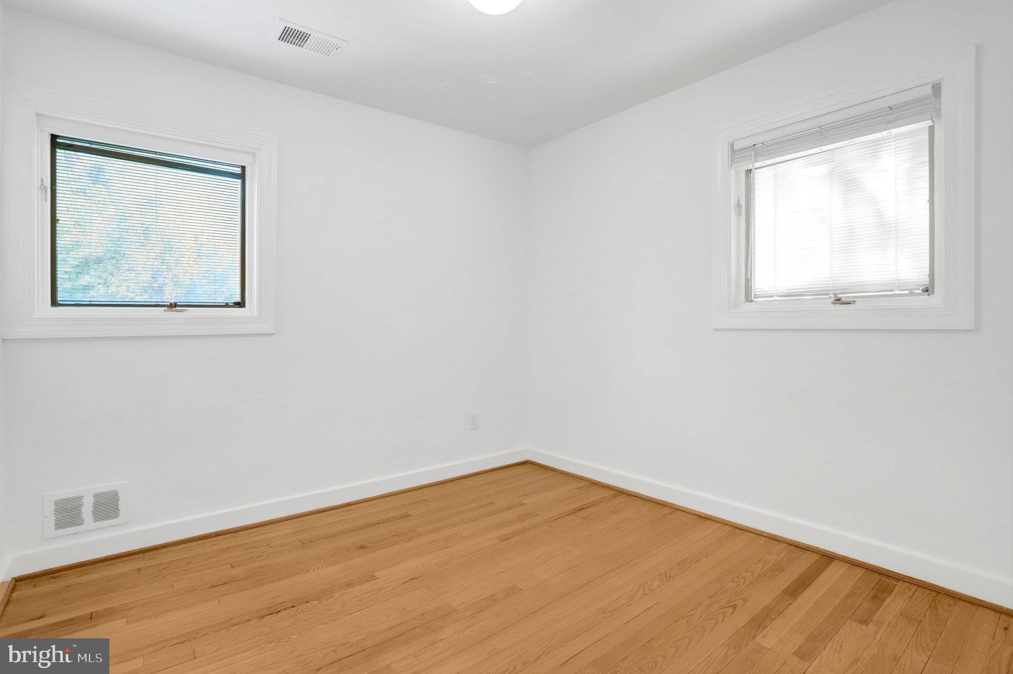 OAKCREST - Residential Lease