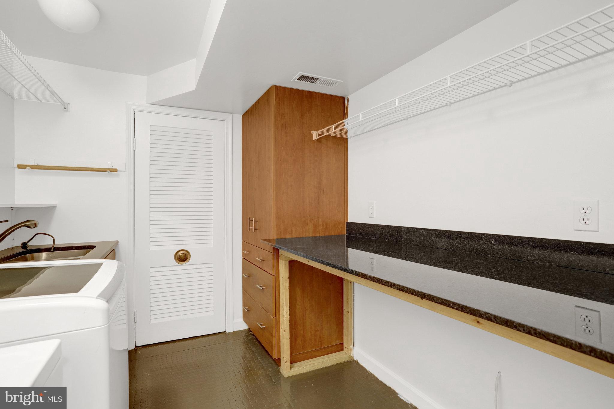 OAKCREST - Residential Lease