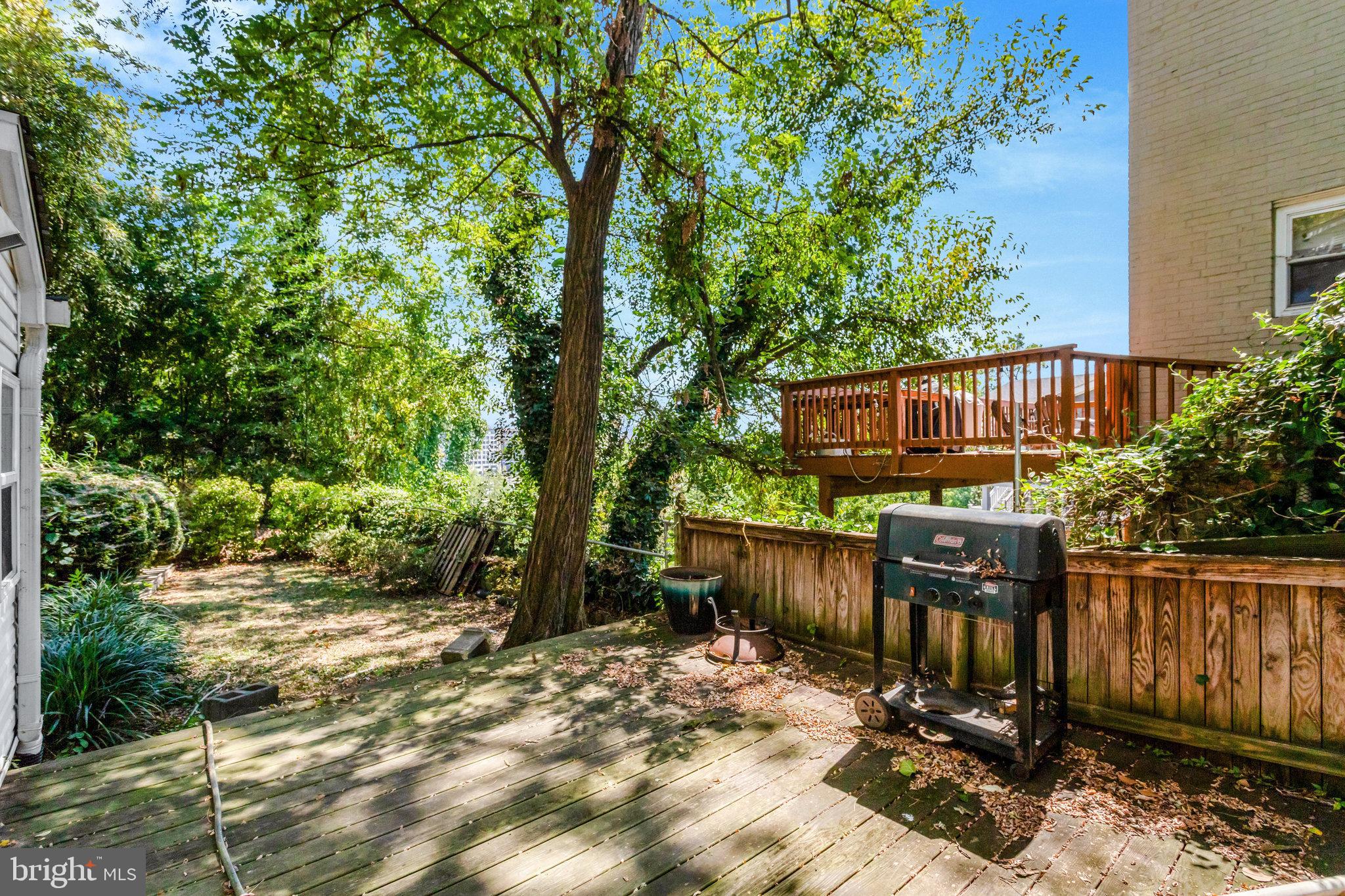 OAKCREST - Residential Lease