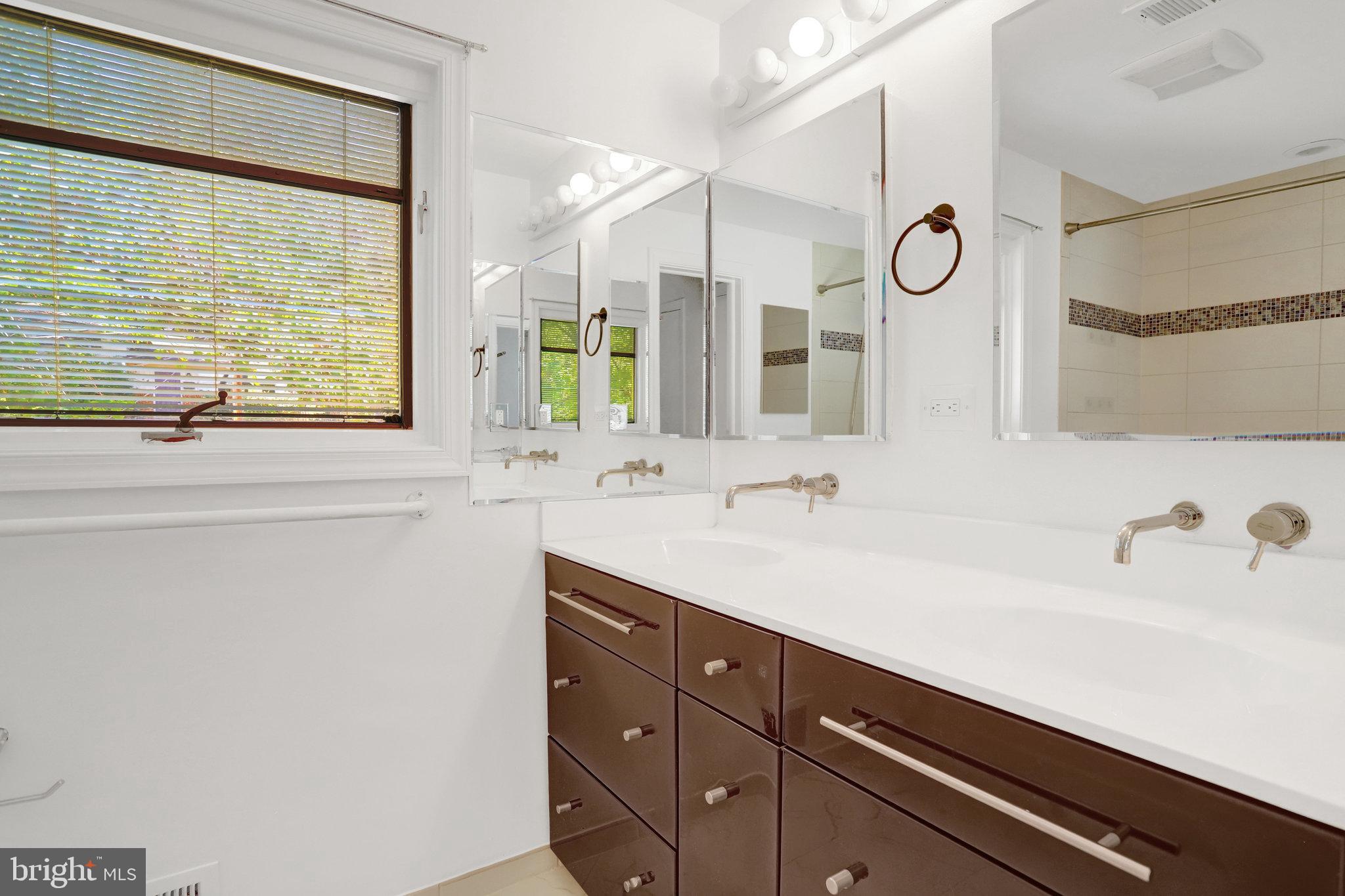 OAKCREST - Residential Lease