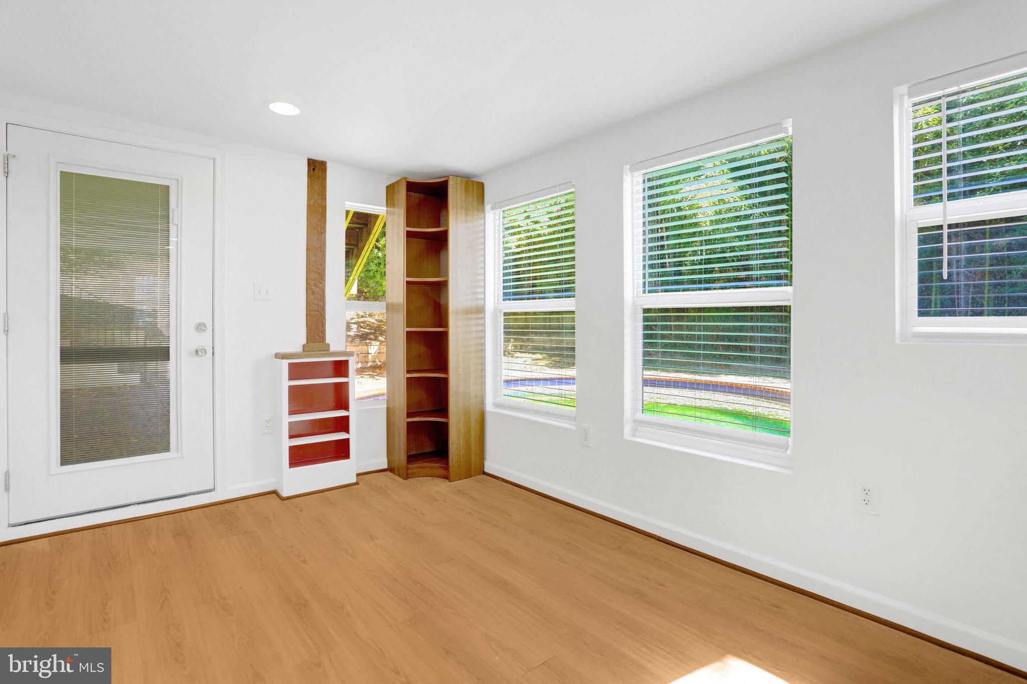 OAKCREST - Residential Lease