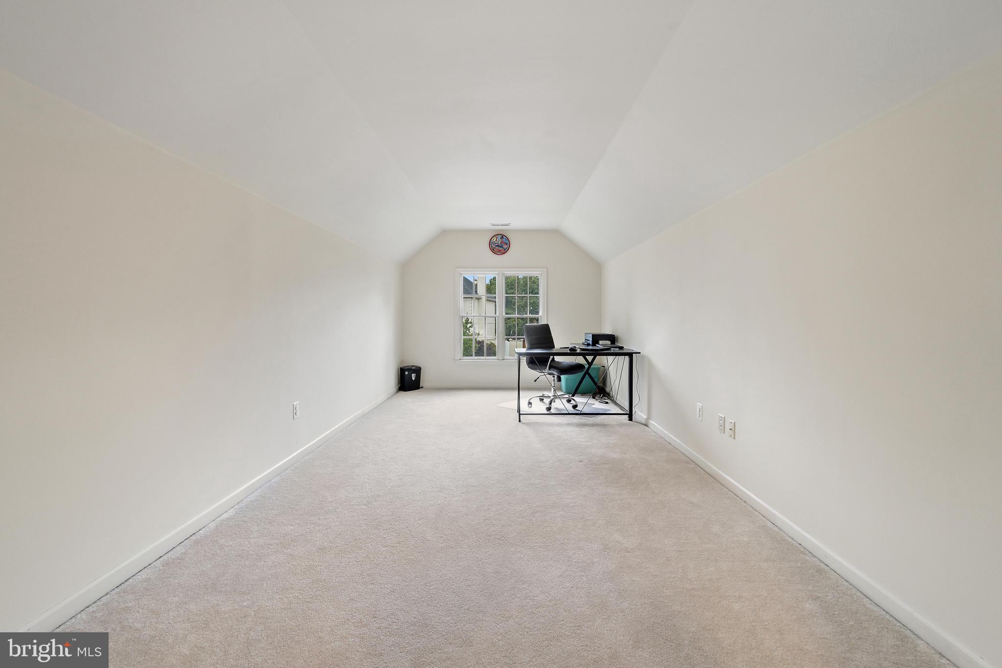 FARMWELL HUNT - Residential