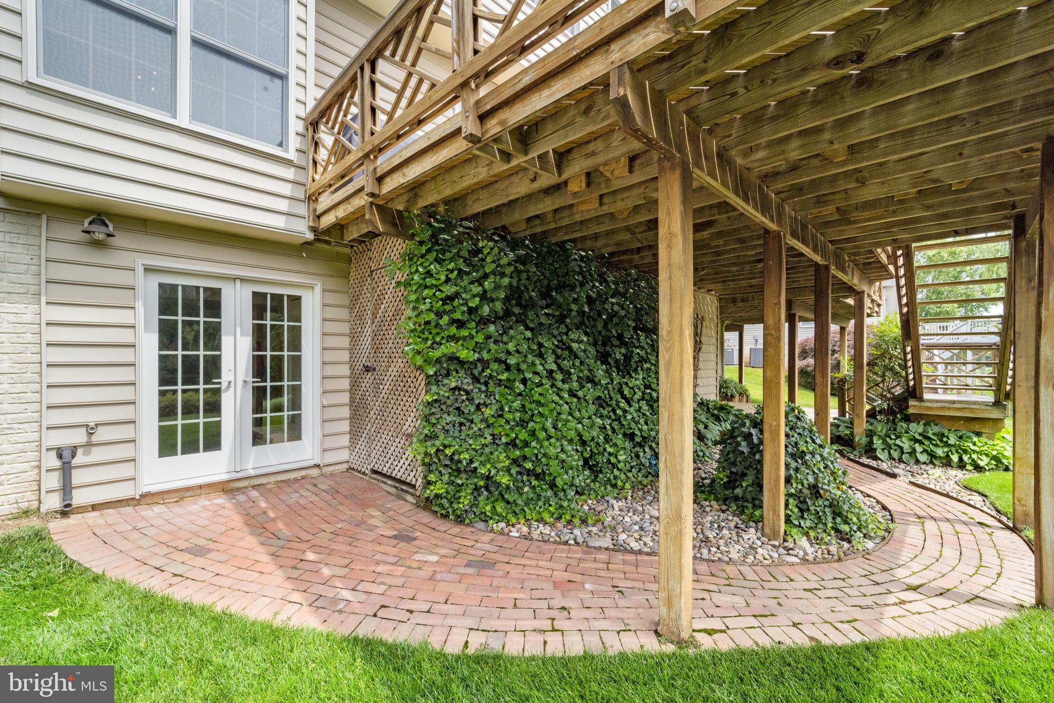 FARMWELL HUNT - Residential