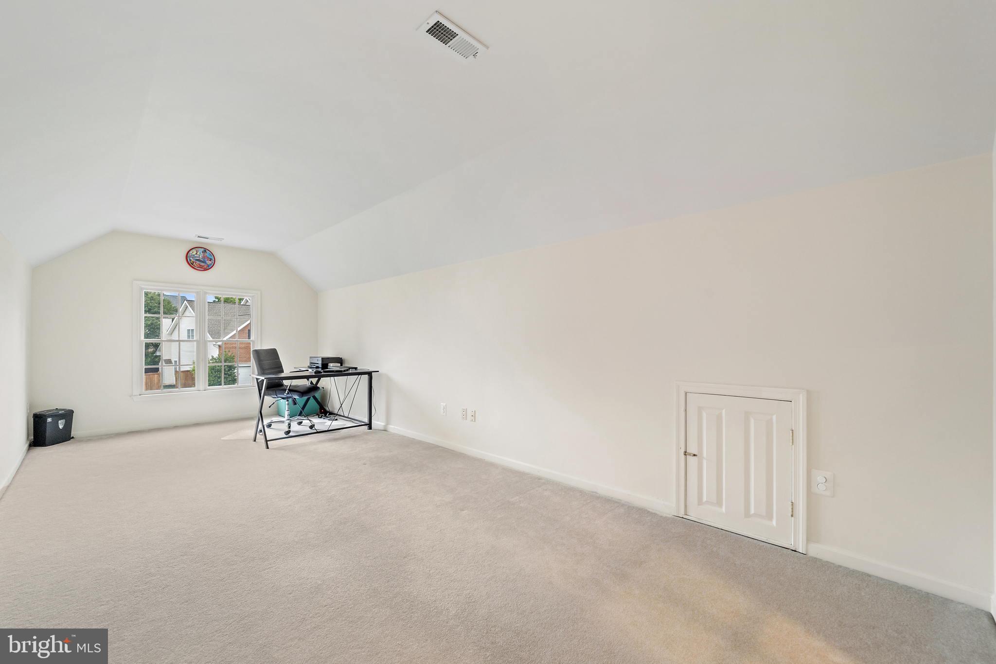 FARMWELL HUNT - Residential