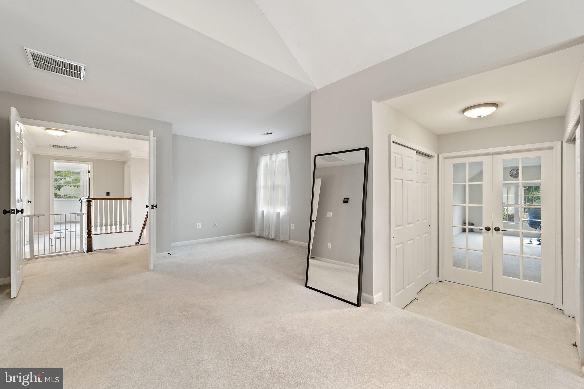 FARMWELL HUNT - Residential