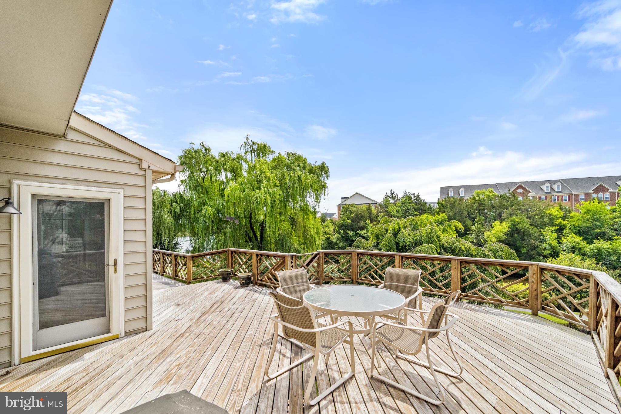 FARMWELL HUNT - Residential