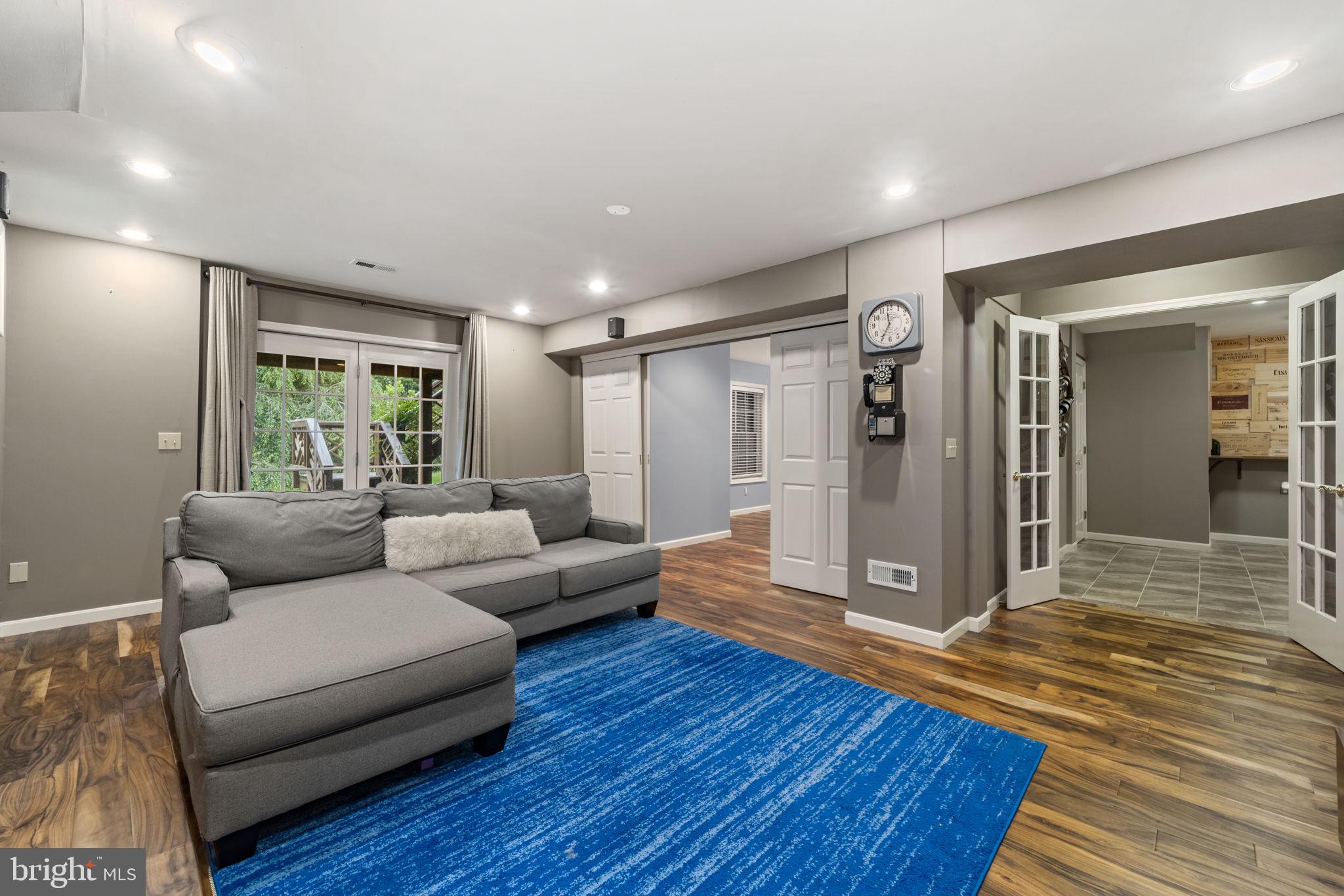 FARMWELL HUNT - Residential