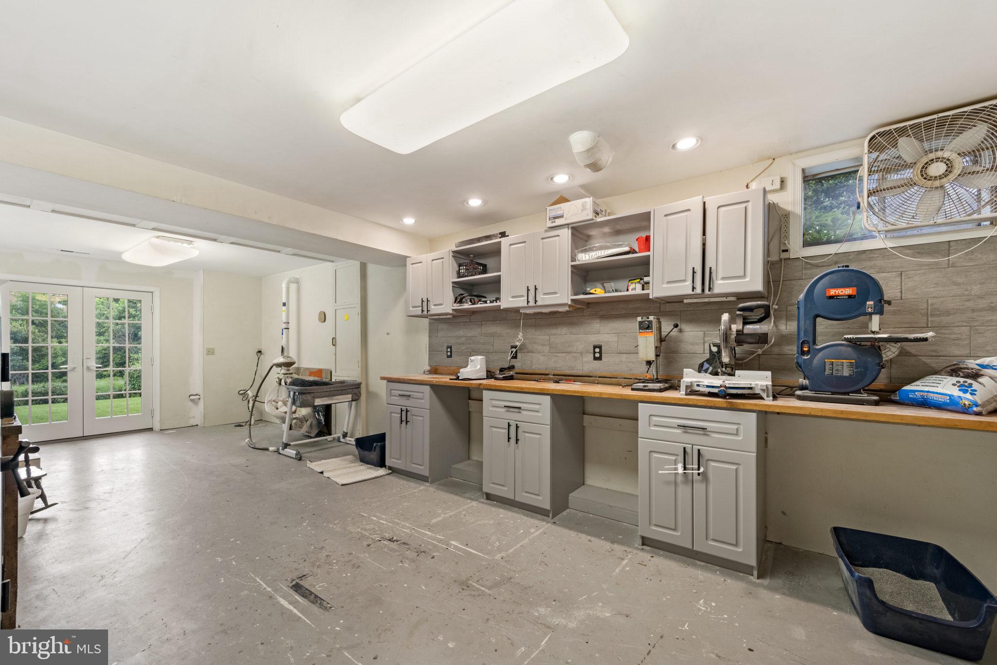 FARMWELL HUNT - Residential