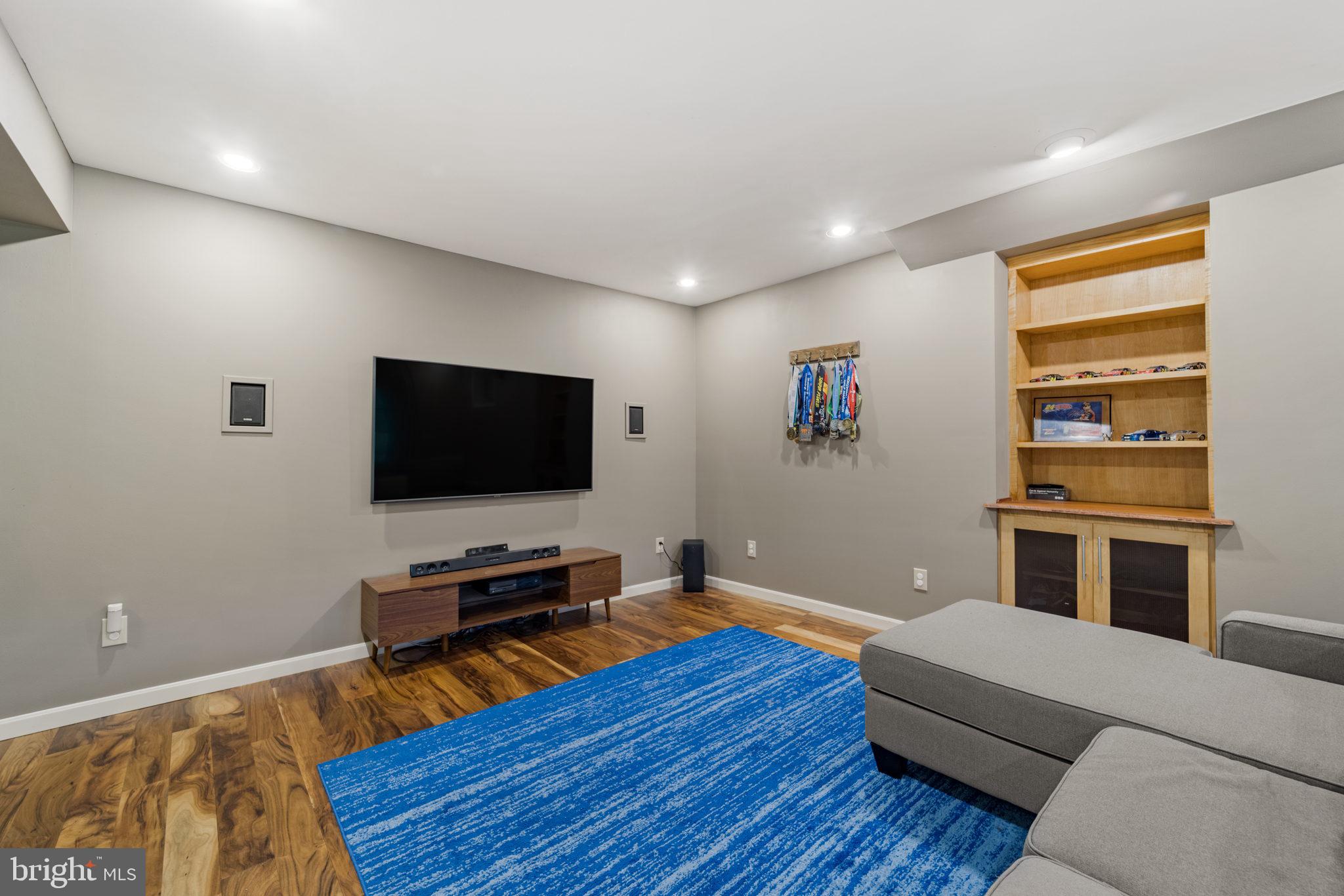 FARMWELL HUNT - Residential