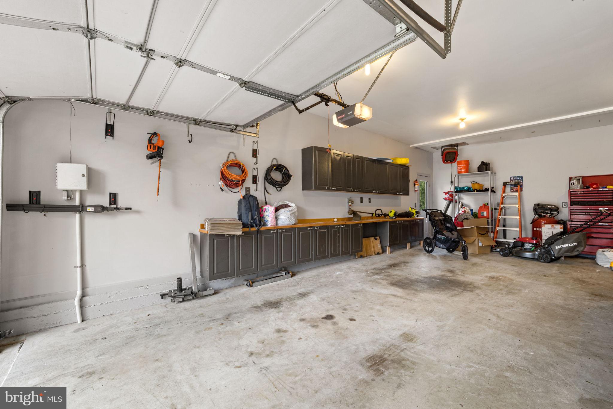 FARMWELL HUNT - Residential