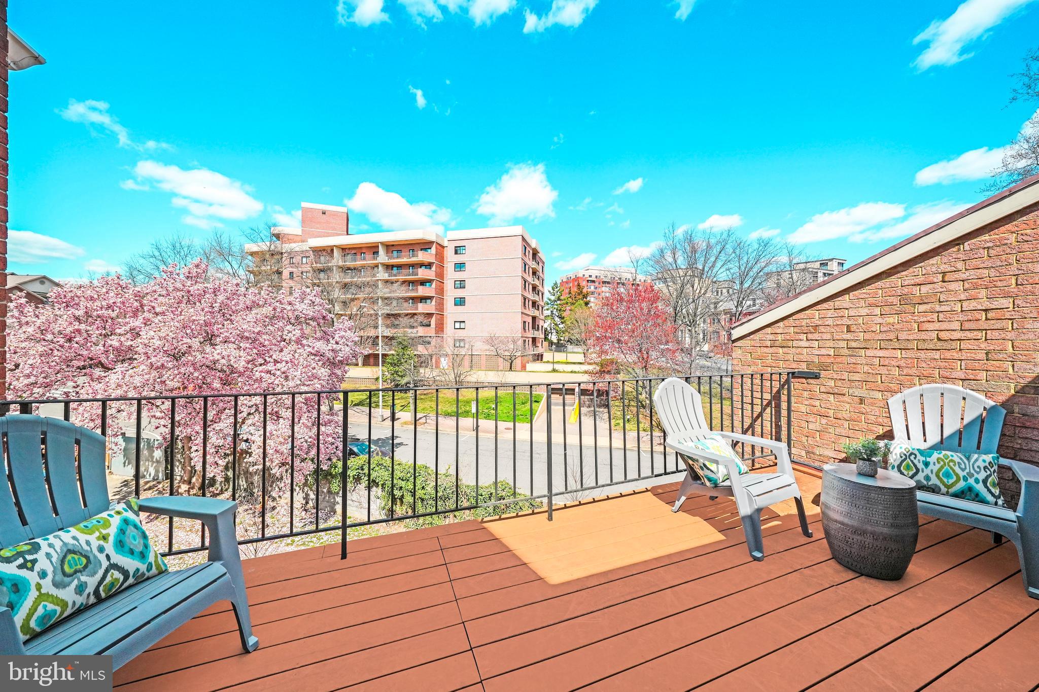 CLARENDON - Residential