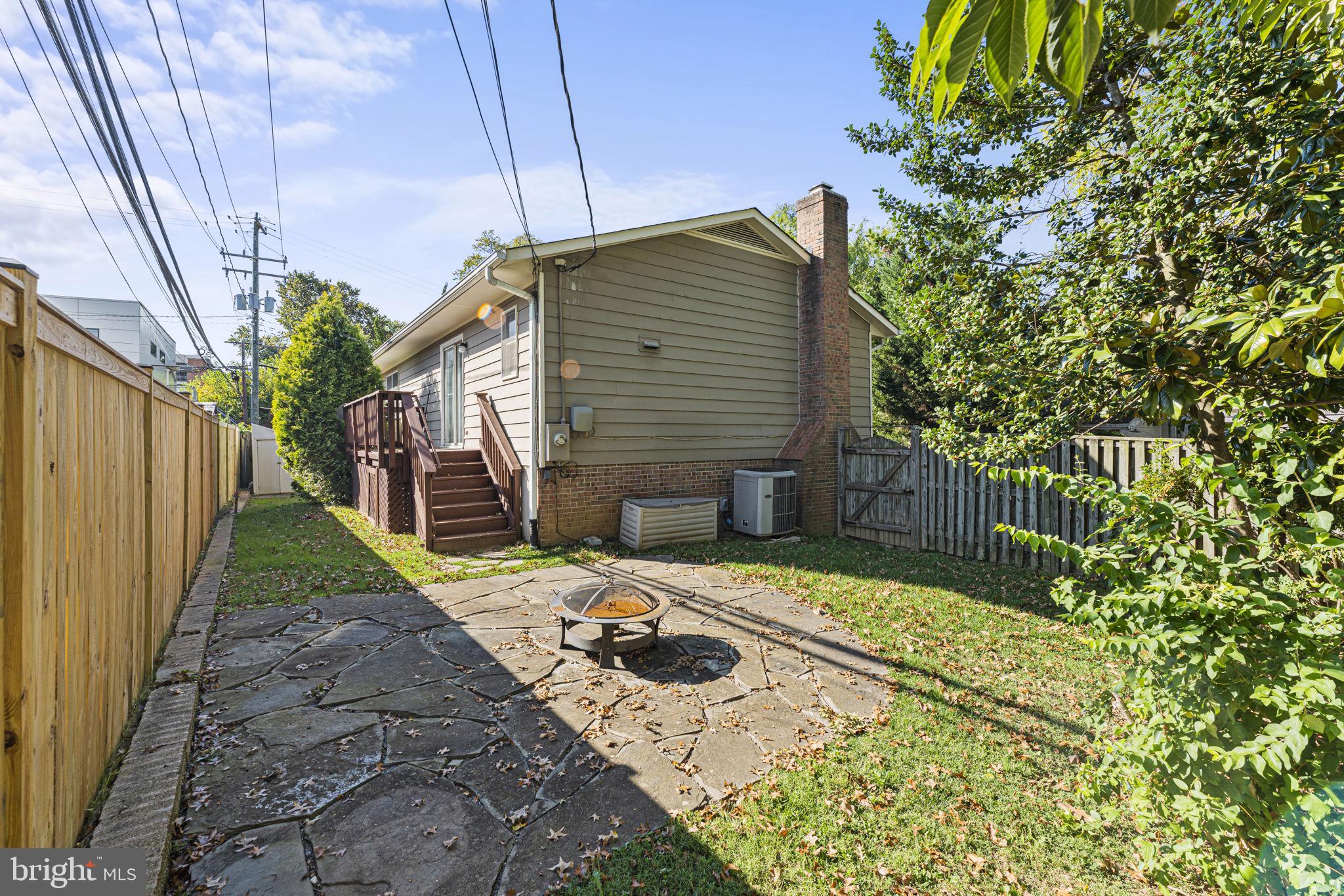 ADDISON HEIGHTS - Residential Lease